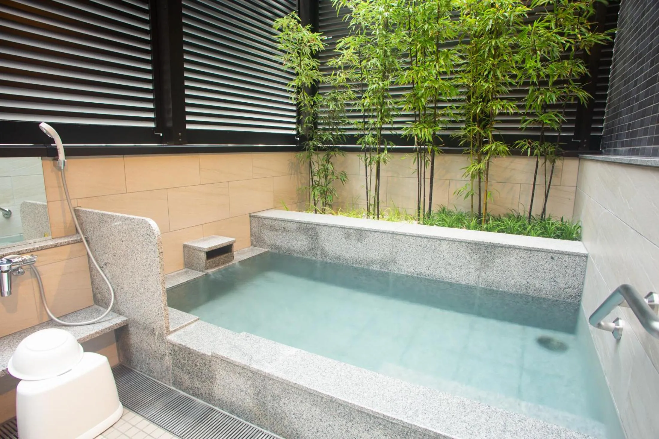 Hot Tub in Kuretake Inn Nankai Sakai-Ekimae