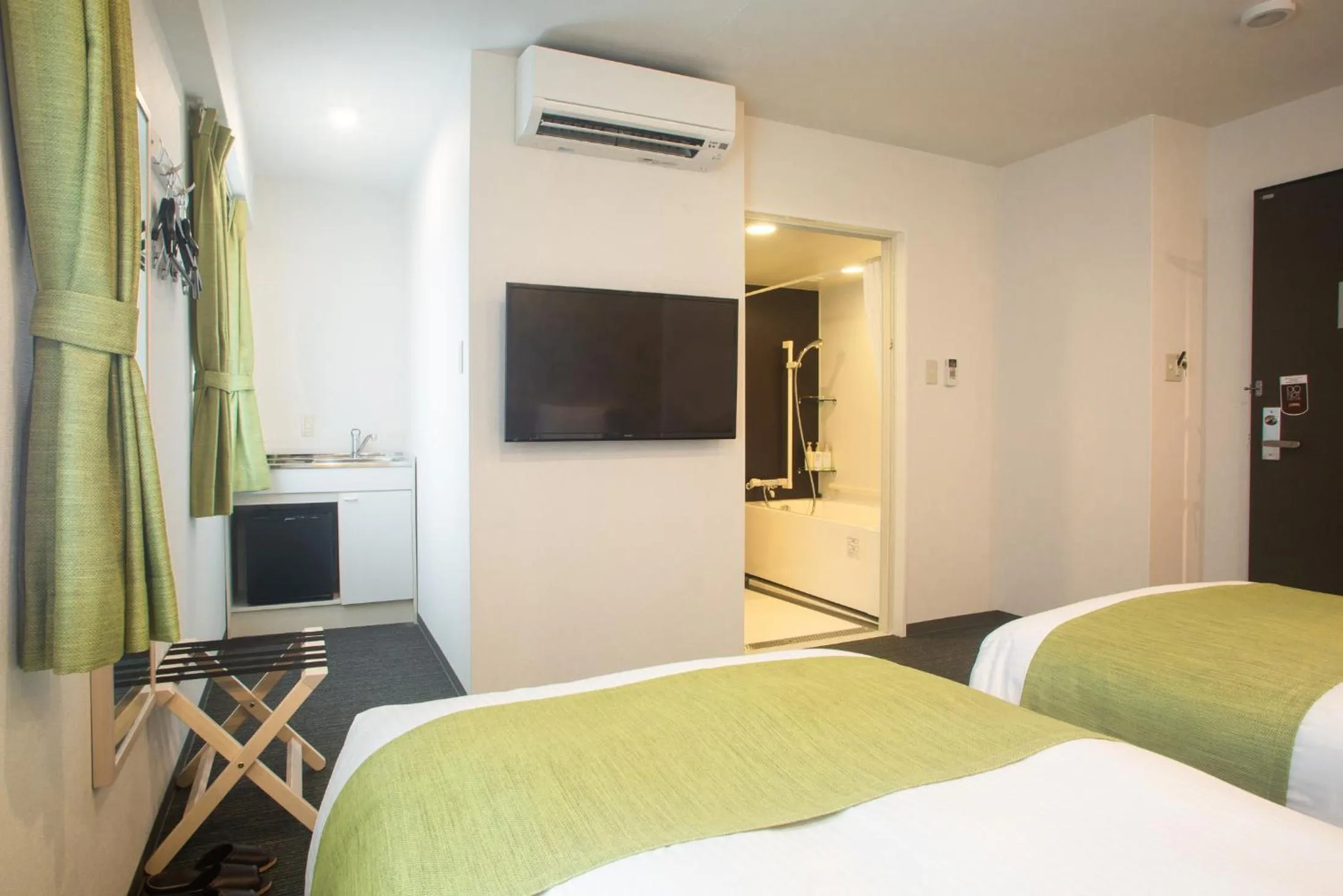 Bathroom, Bed in Kuretake Inn Nankai Sakai-Ekimae