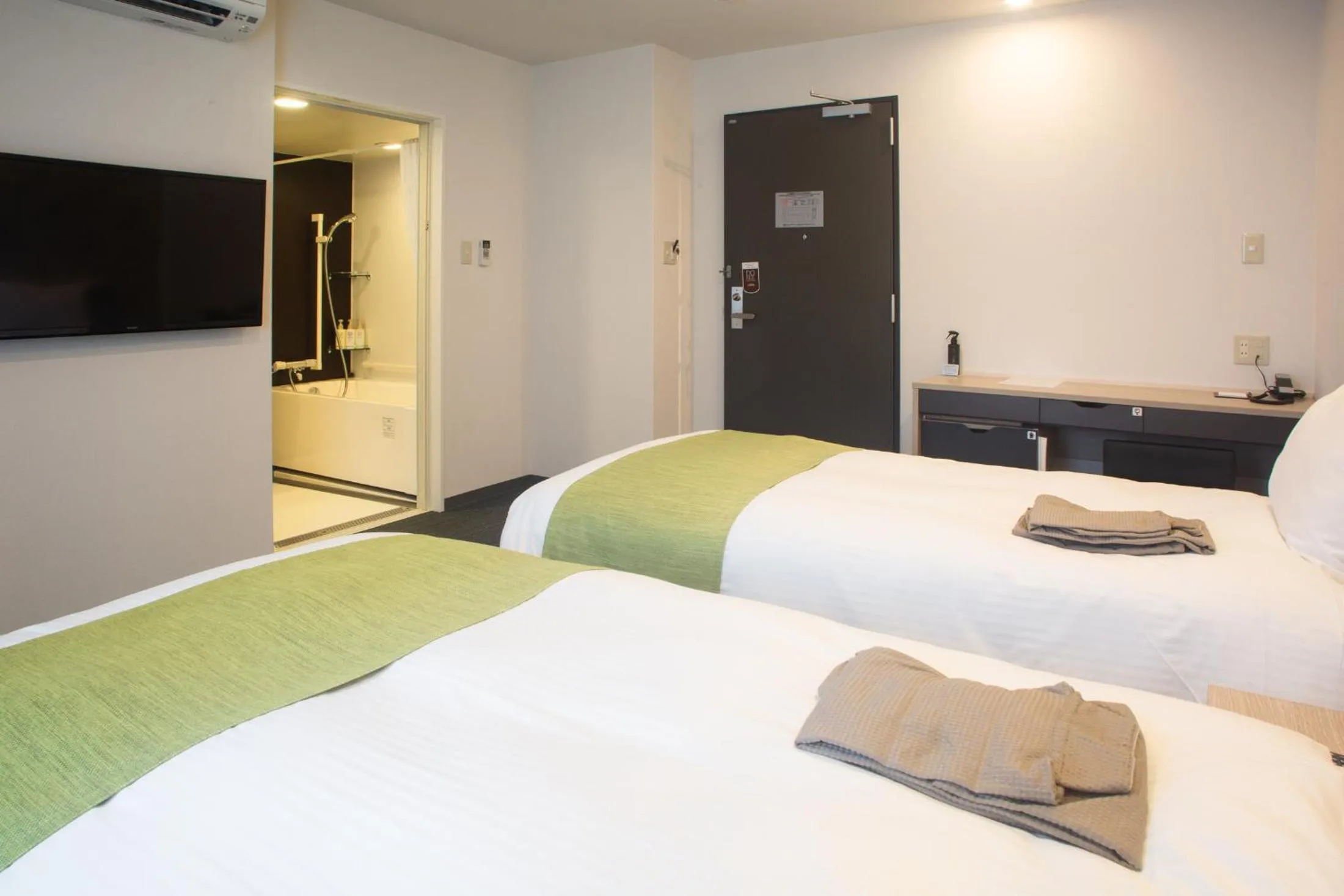 Bathroom, Bed in Kuretake Inn Nankai Sakai-Ekimae