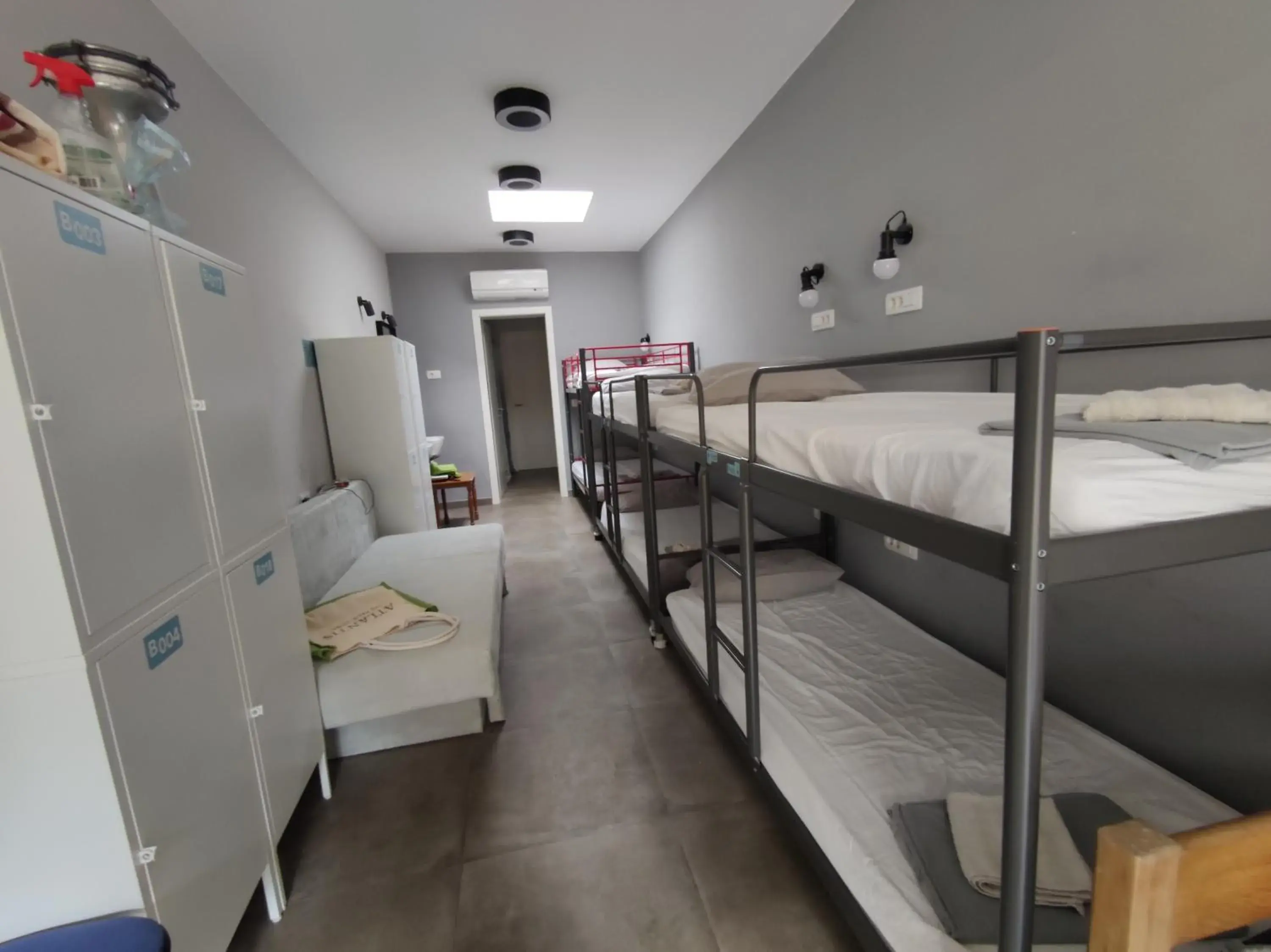 Single Bed in Dormitory Room in SUBTUB Hostel Makarska Single Bed in Dormitory Room in SUBTUB Hostel Makarska