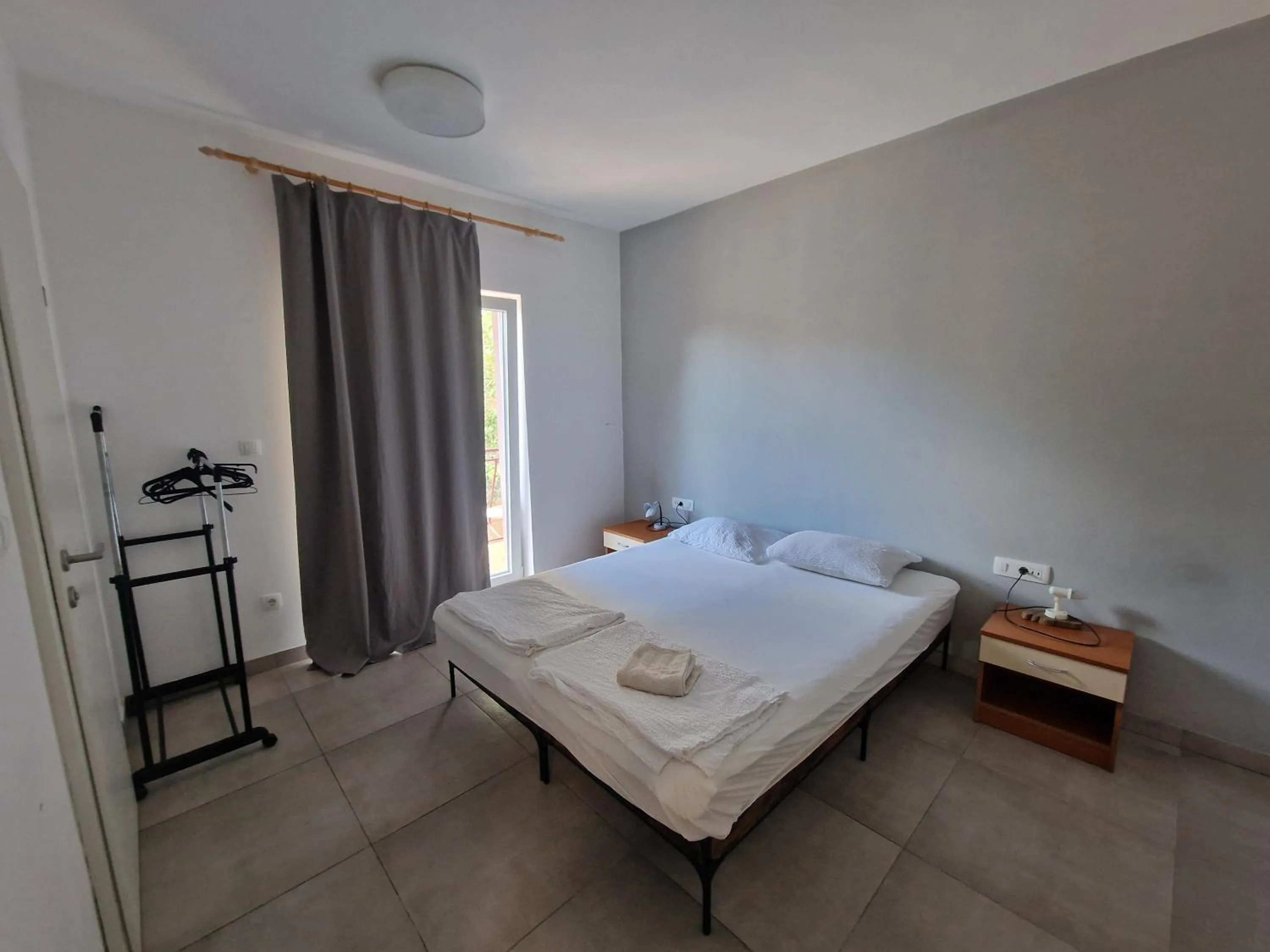 SUBTUB Hostel Makarska