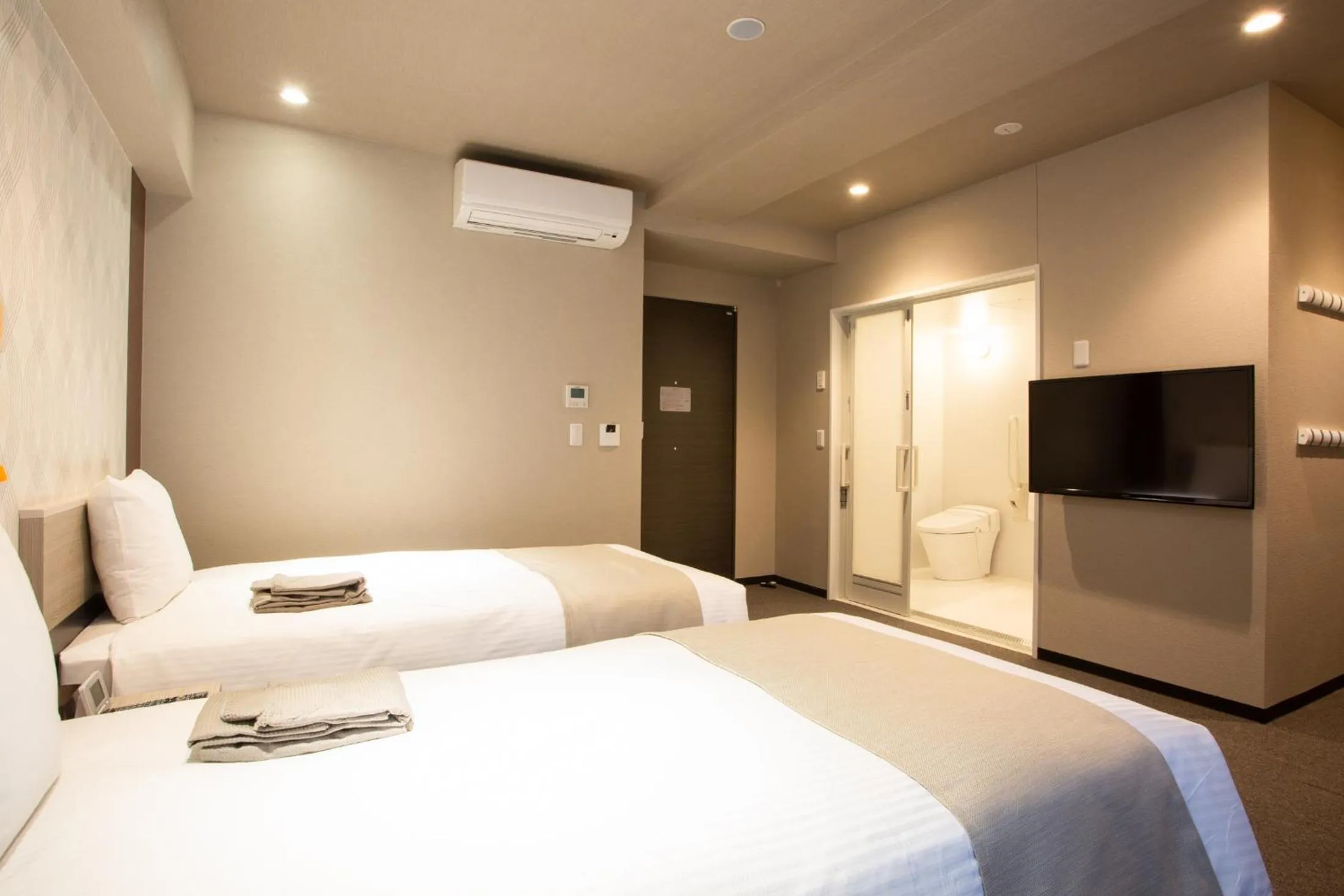 Bedroom, Bed in Kuretake Inn Osaka Midousuji Hommachi