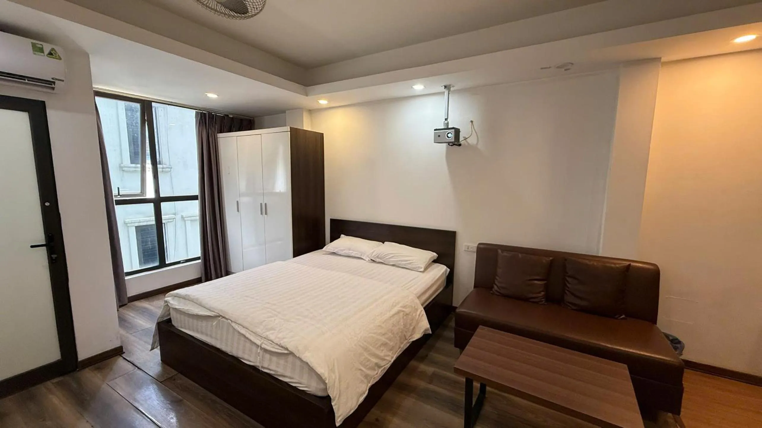 Bed in Era Ha Yen Apartment