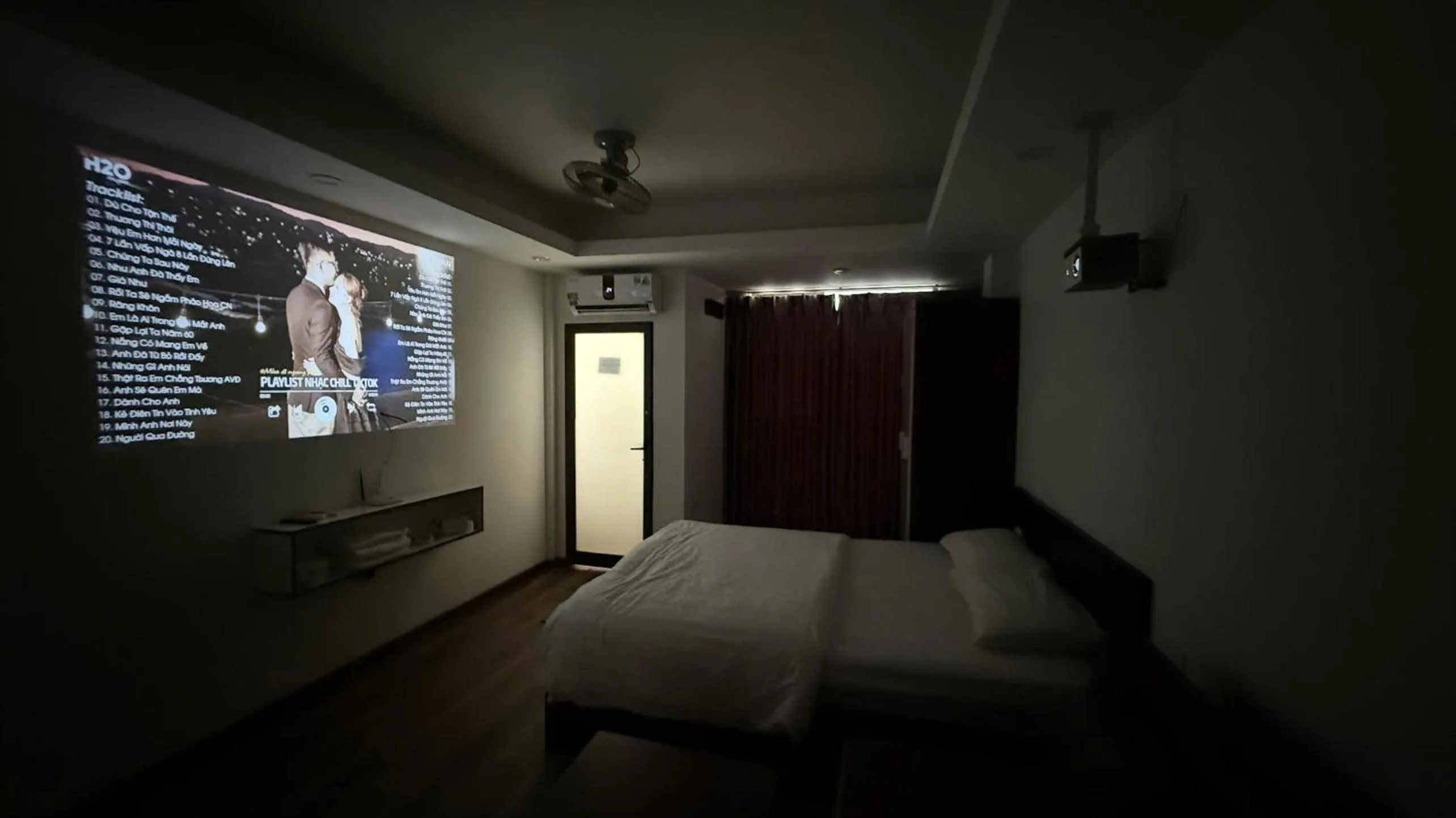 Bed in Era Ha Yen Apartment