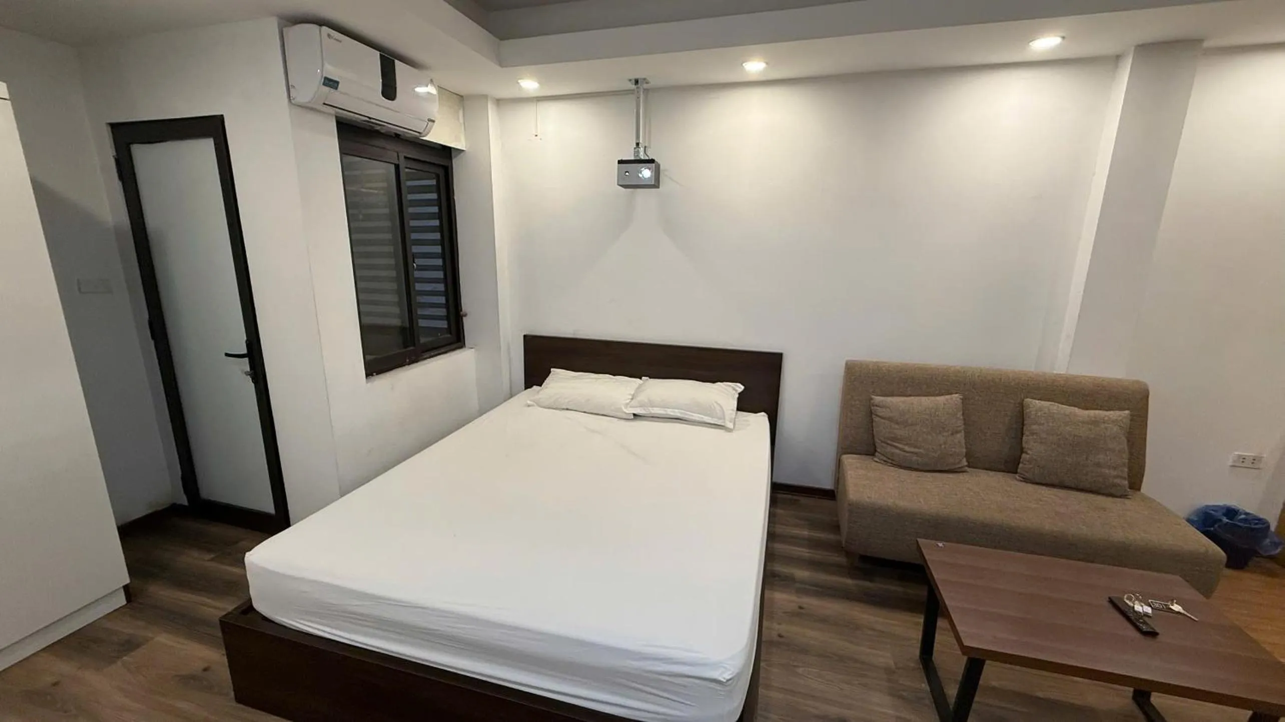 Bed in Era Ha Yen Apartment