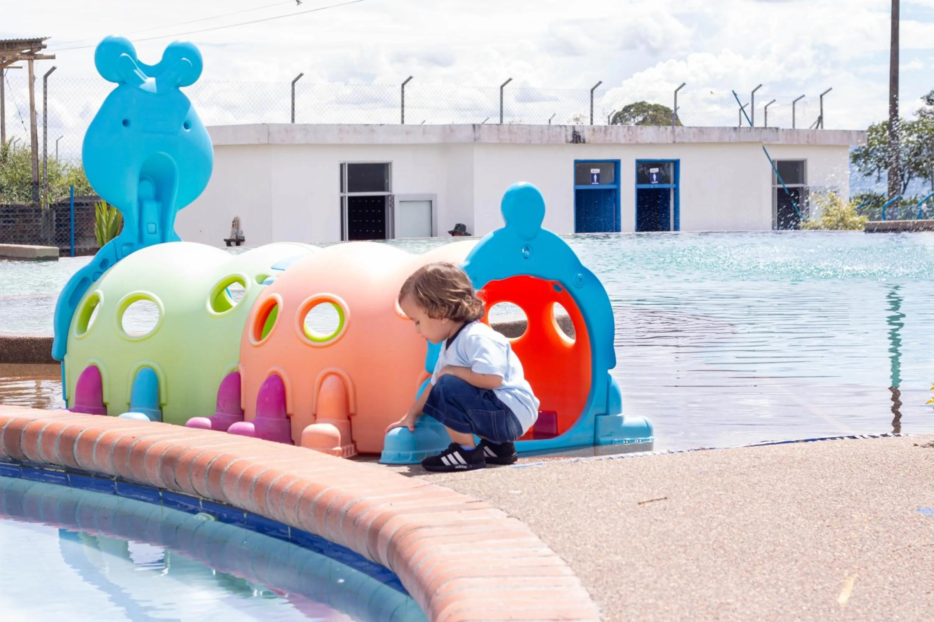 Swimming pool in Apartamento Parque del Café