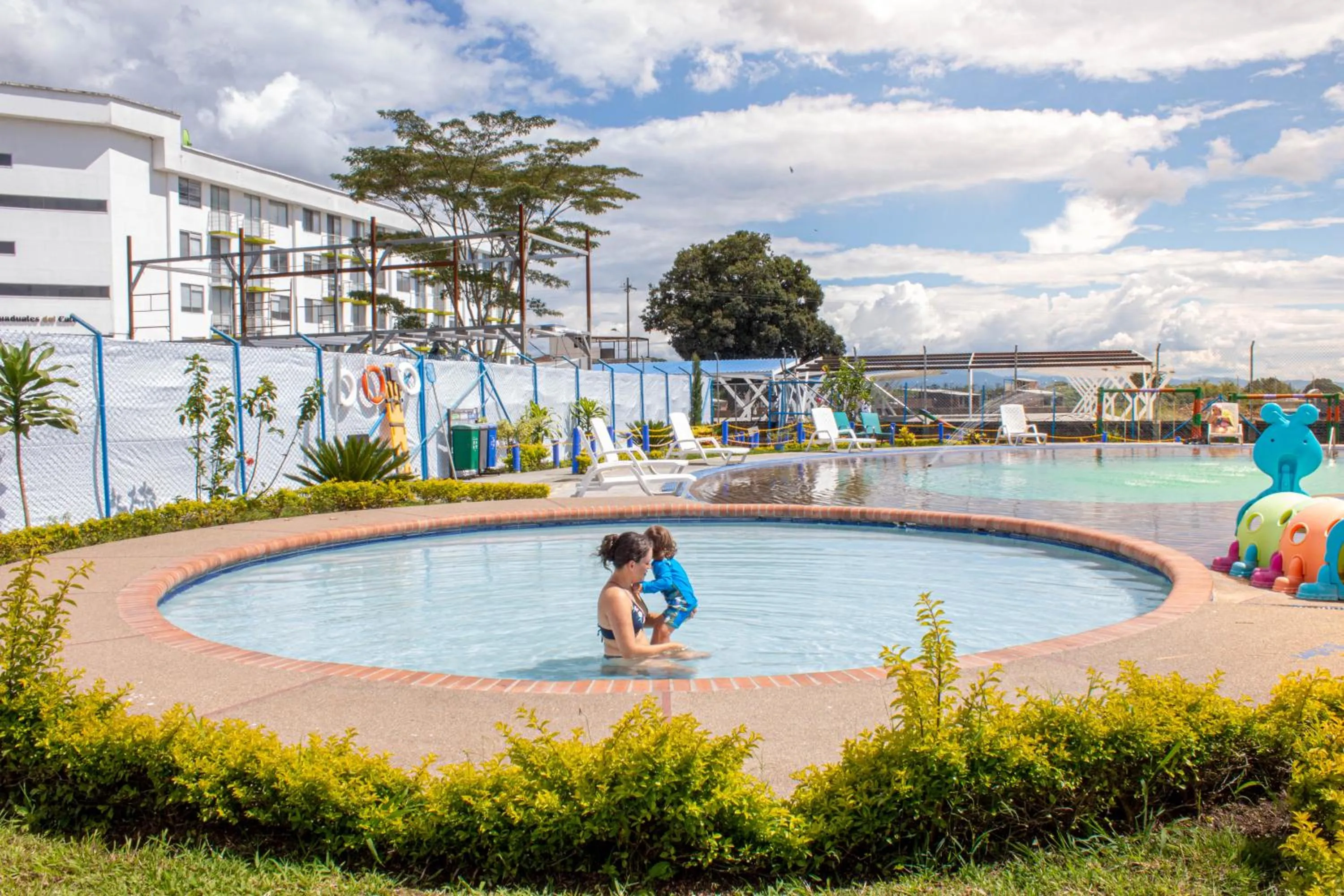 Swimming pool in Apartamento Parque del Café