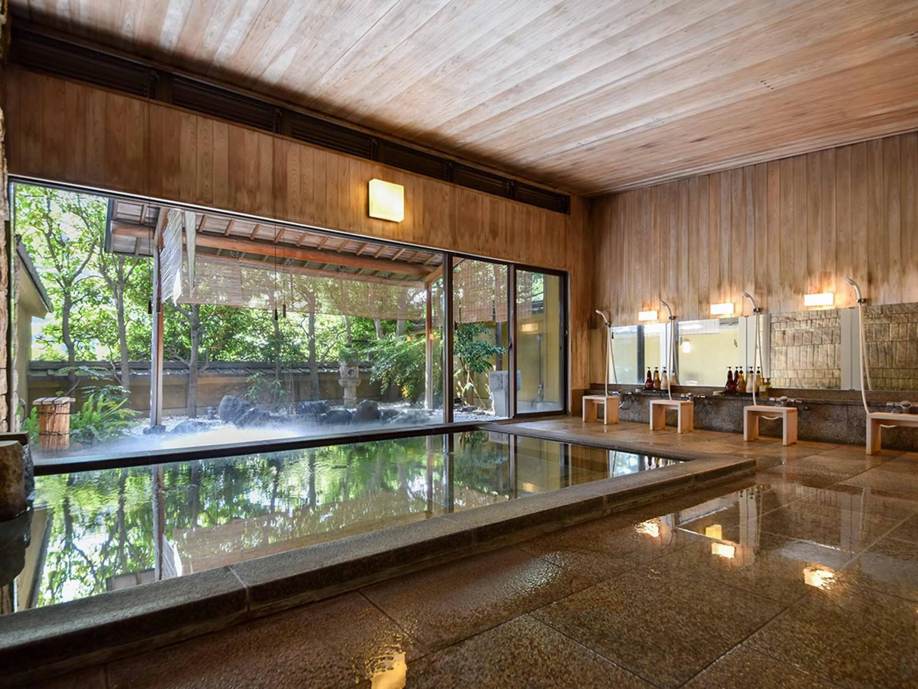 Hot Spring Bath in Yamatoya Besso