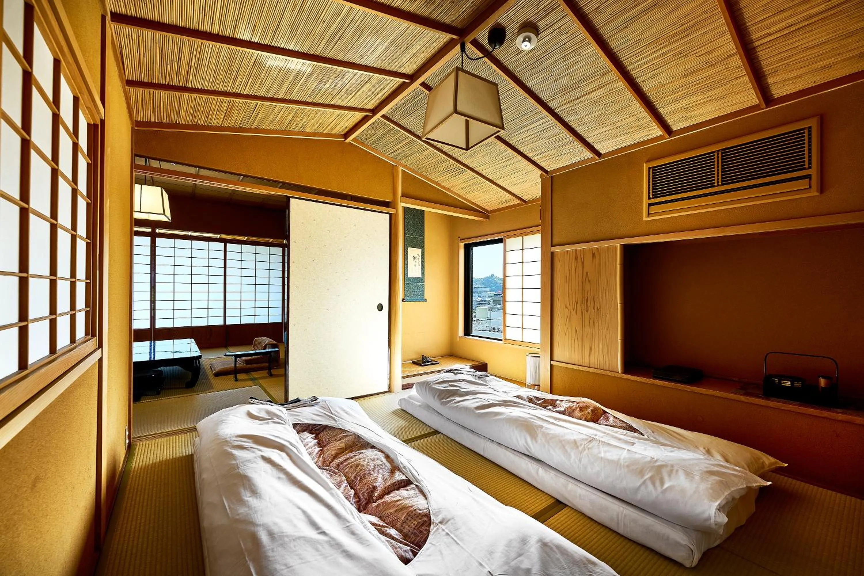 Photo of the whole room, Bed in Yamatoya Besso