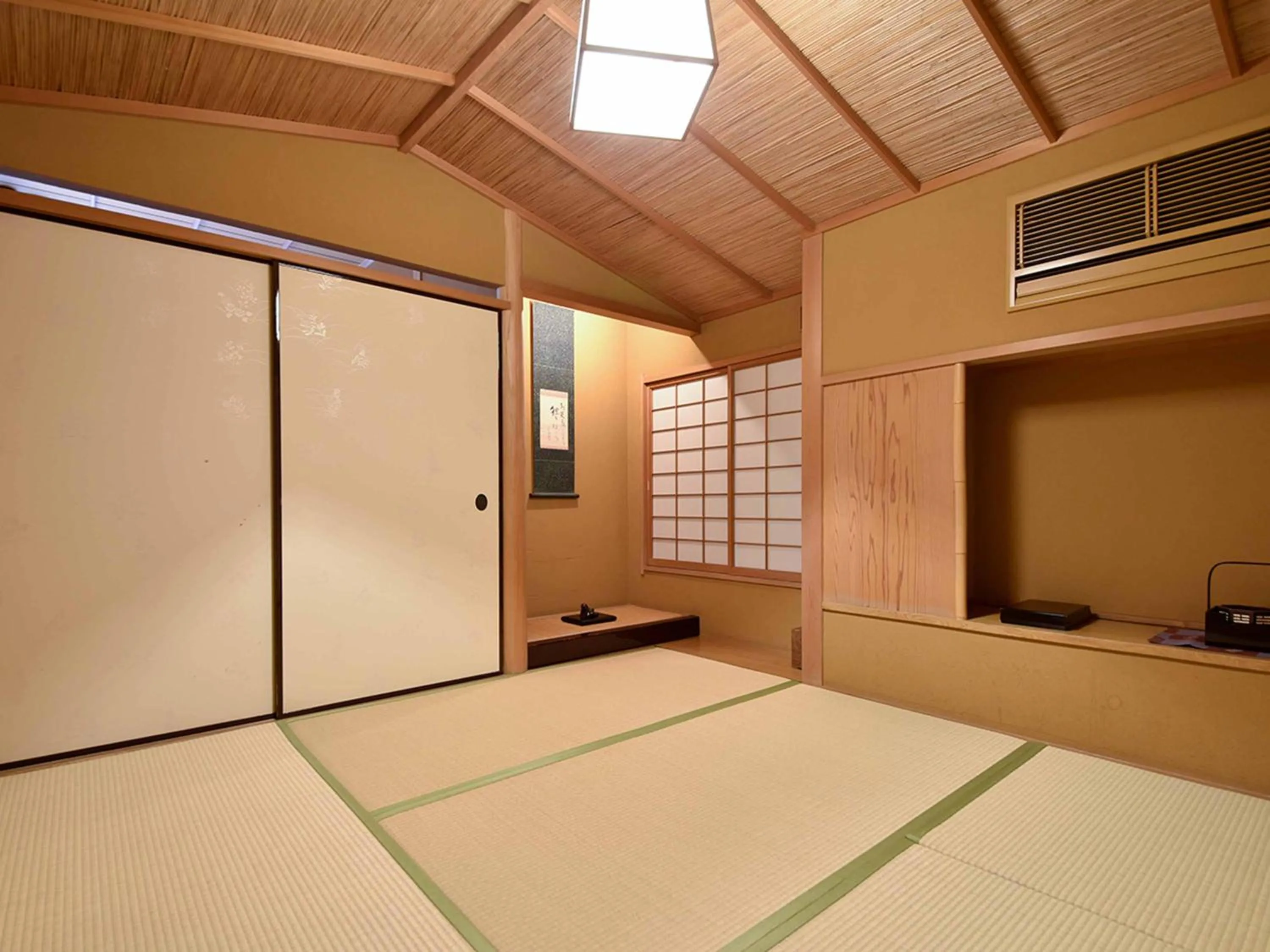 Photo of the whole room in Yamatoya Besso