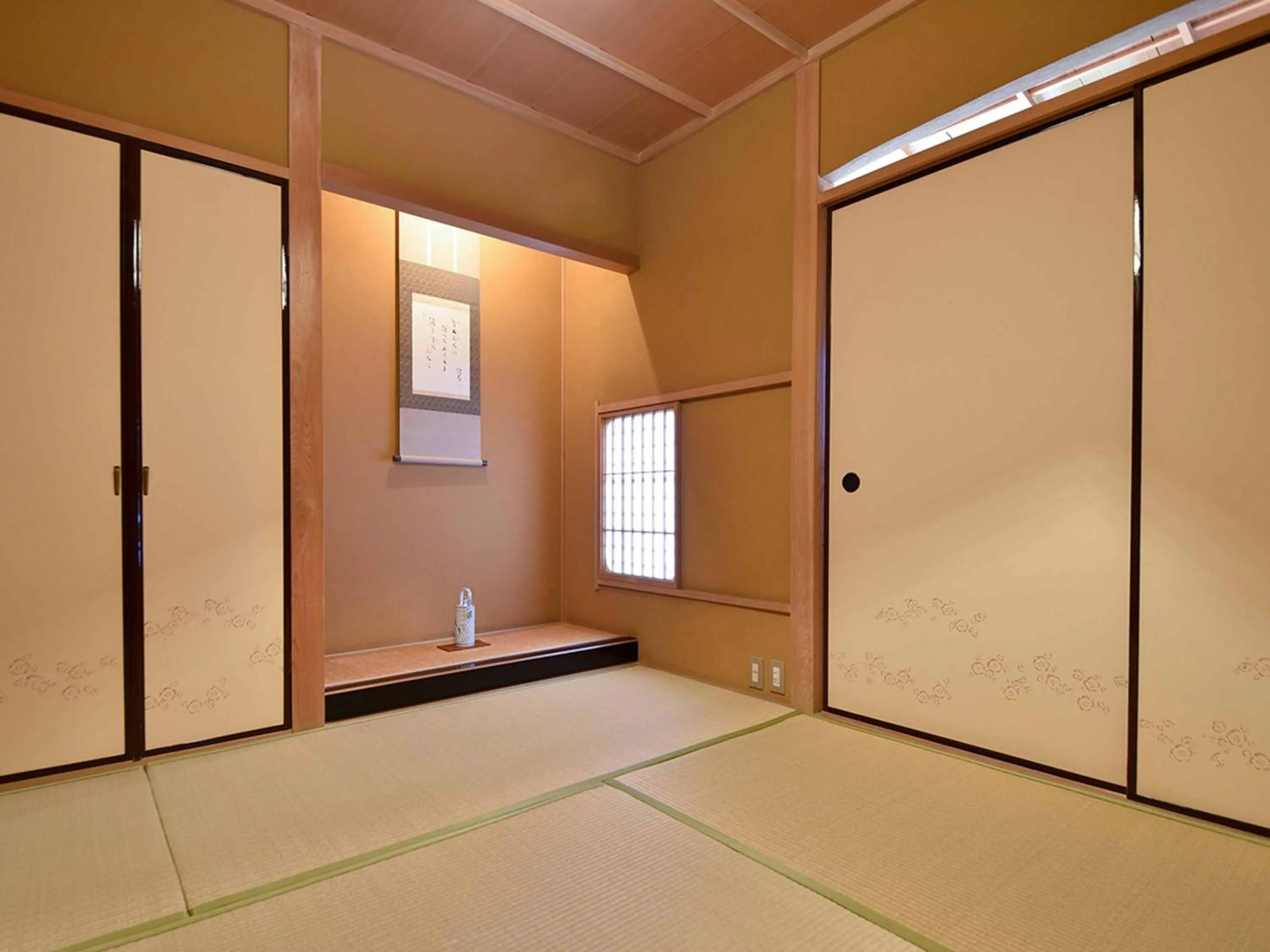 Photo of the whole room in Yamatoya Besso