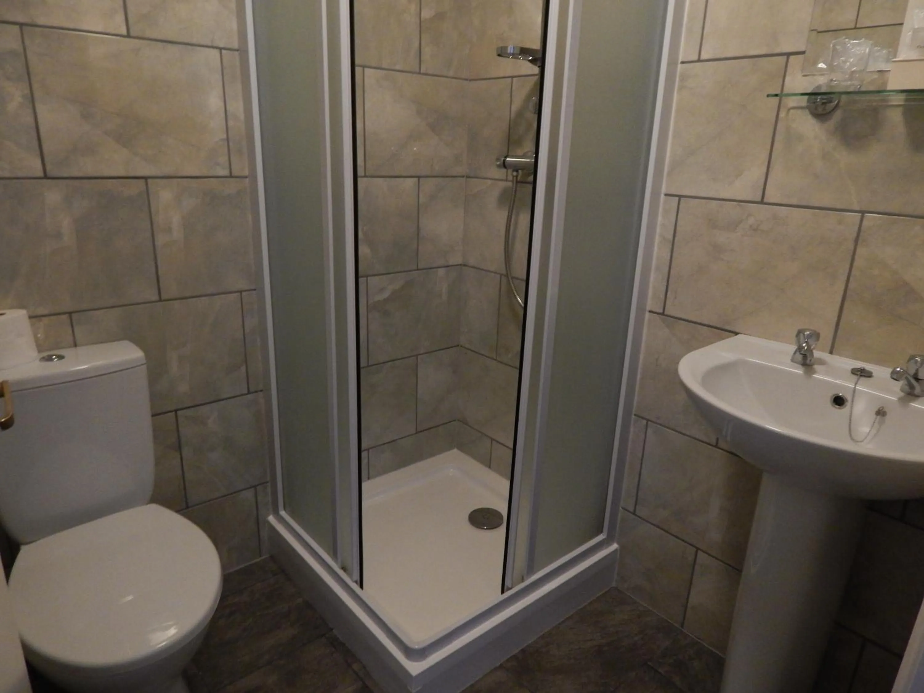 Bathroom in Somerton Lodge