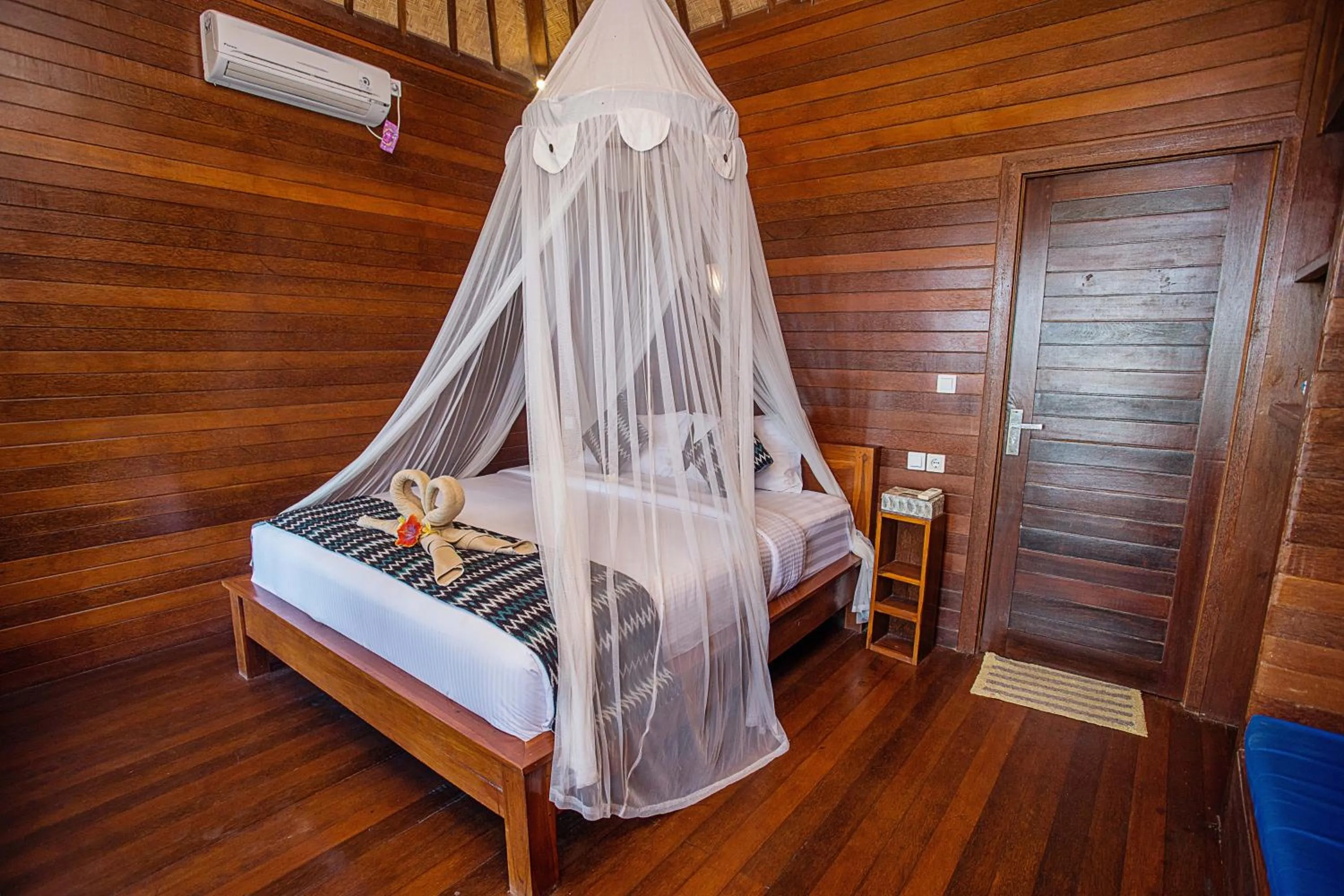Bed in Tawe Ocean Blue Villa Lembongan