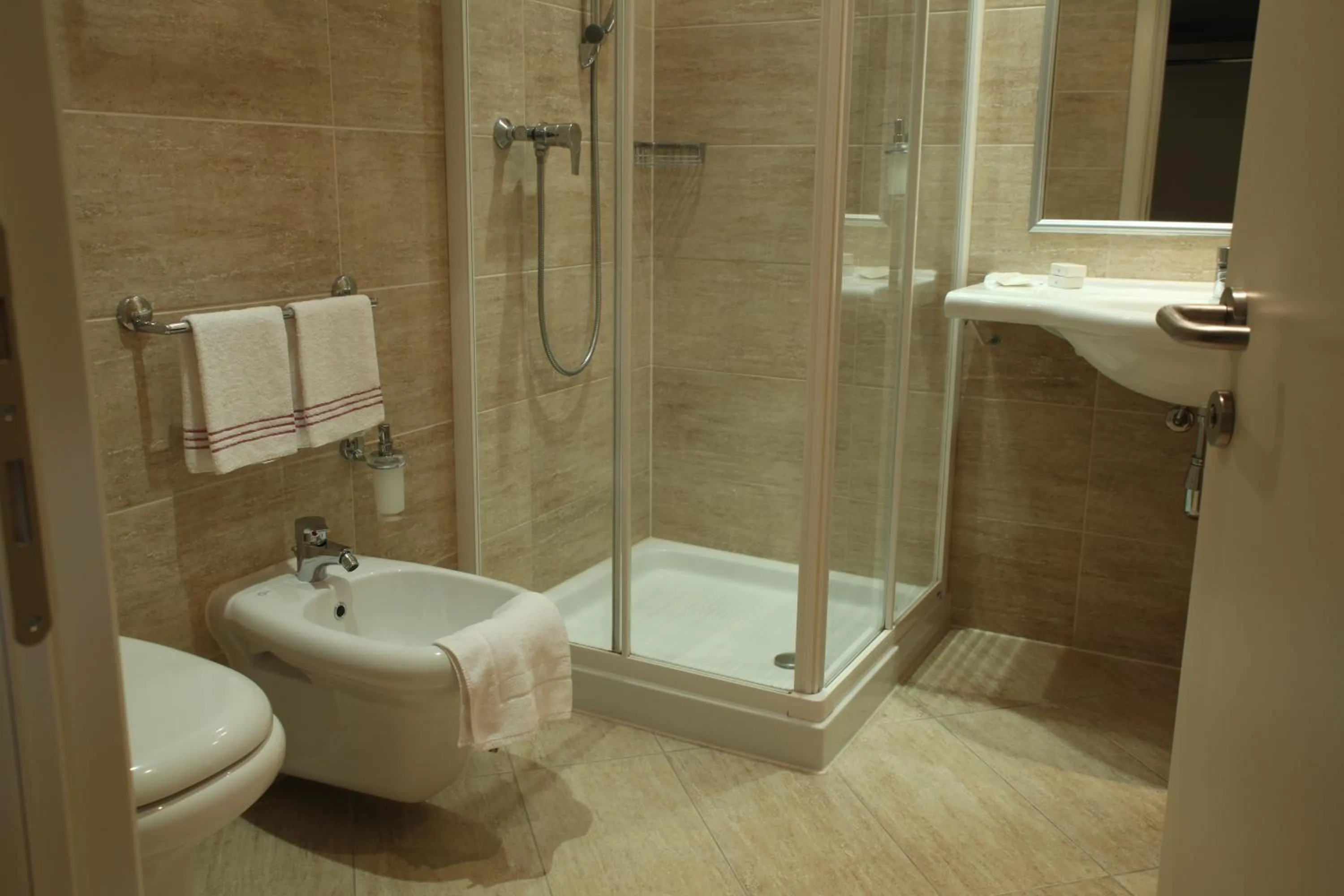 Bathroom in Confidence Hotel Viadana