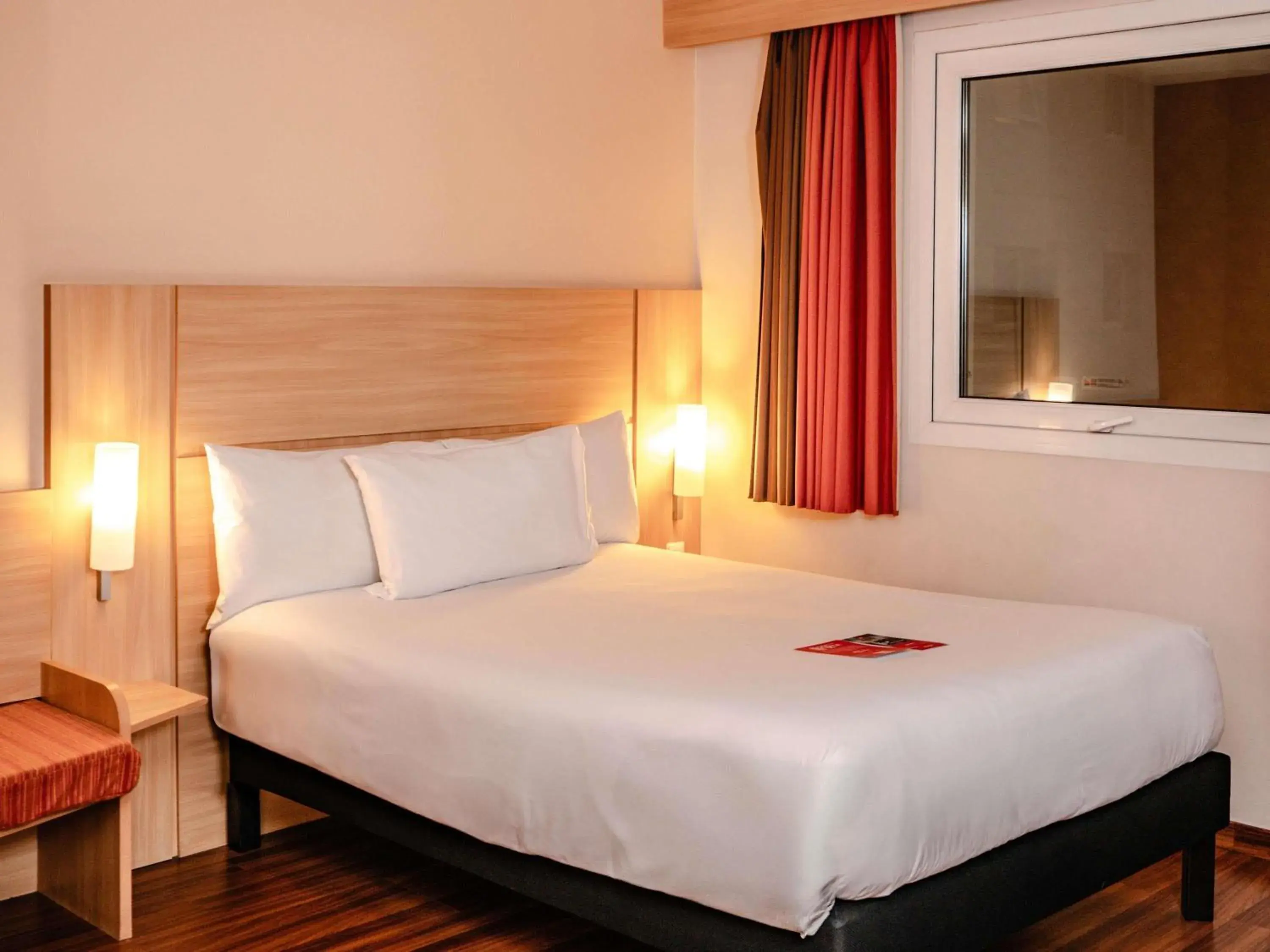 Bedroom, Bed in ibis Lima Larco Miraflores Bedroom, Bed in ibis Lima Larco Miraflores