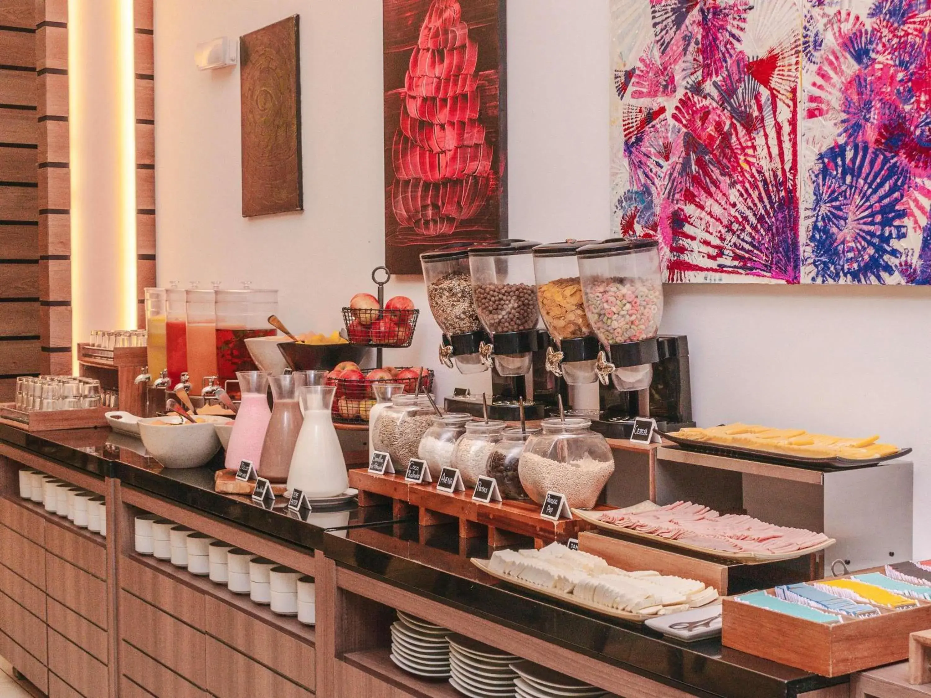 Restaurant/places to eat in ibis Lima Larco Miraflores Restaurant/places to eat in ibis Lima Larco Miraflores