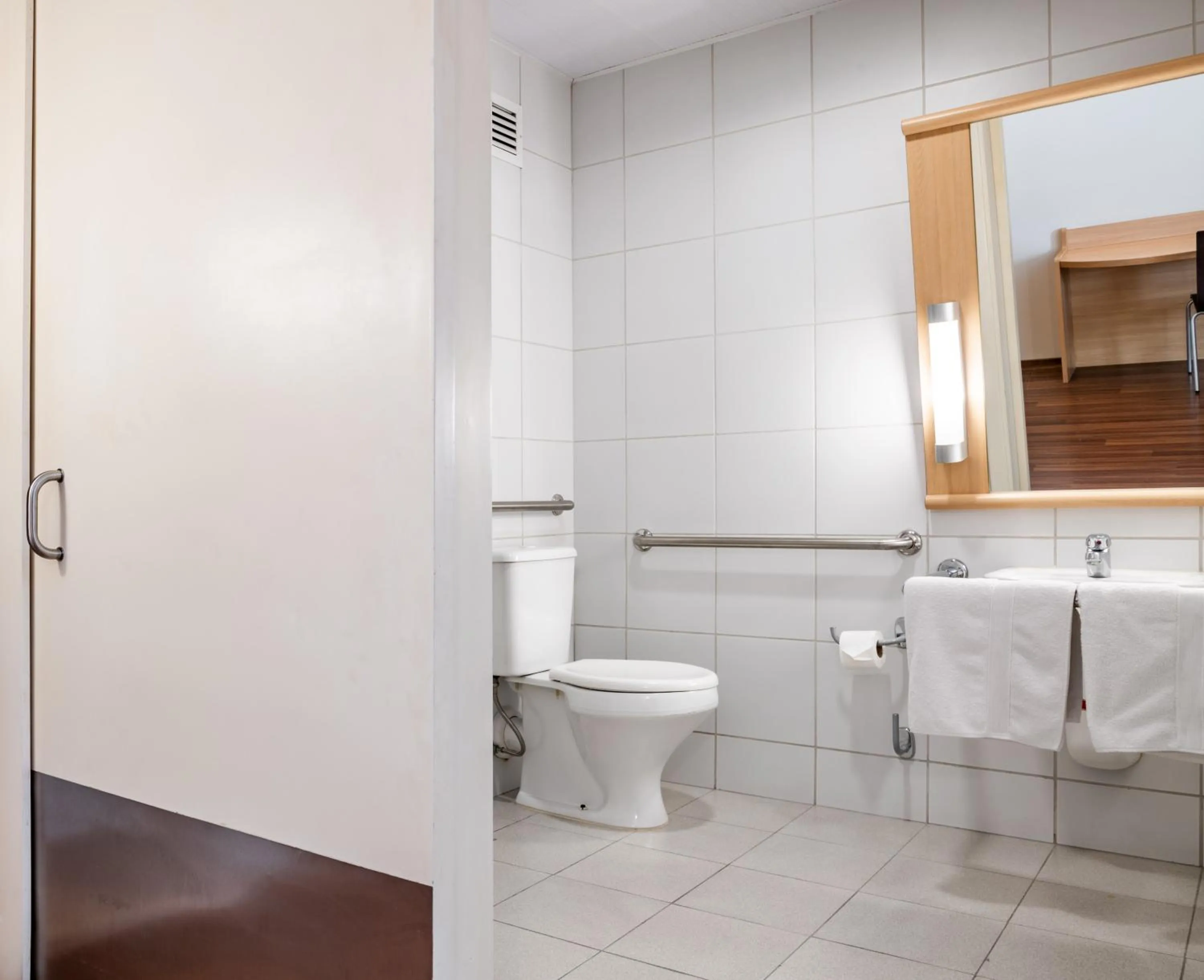 Bathroom in ibis Lima Larco Miraflores