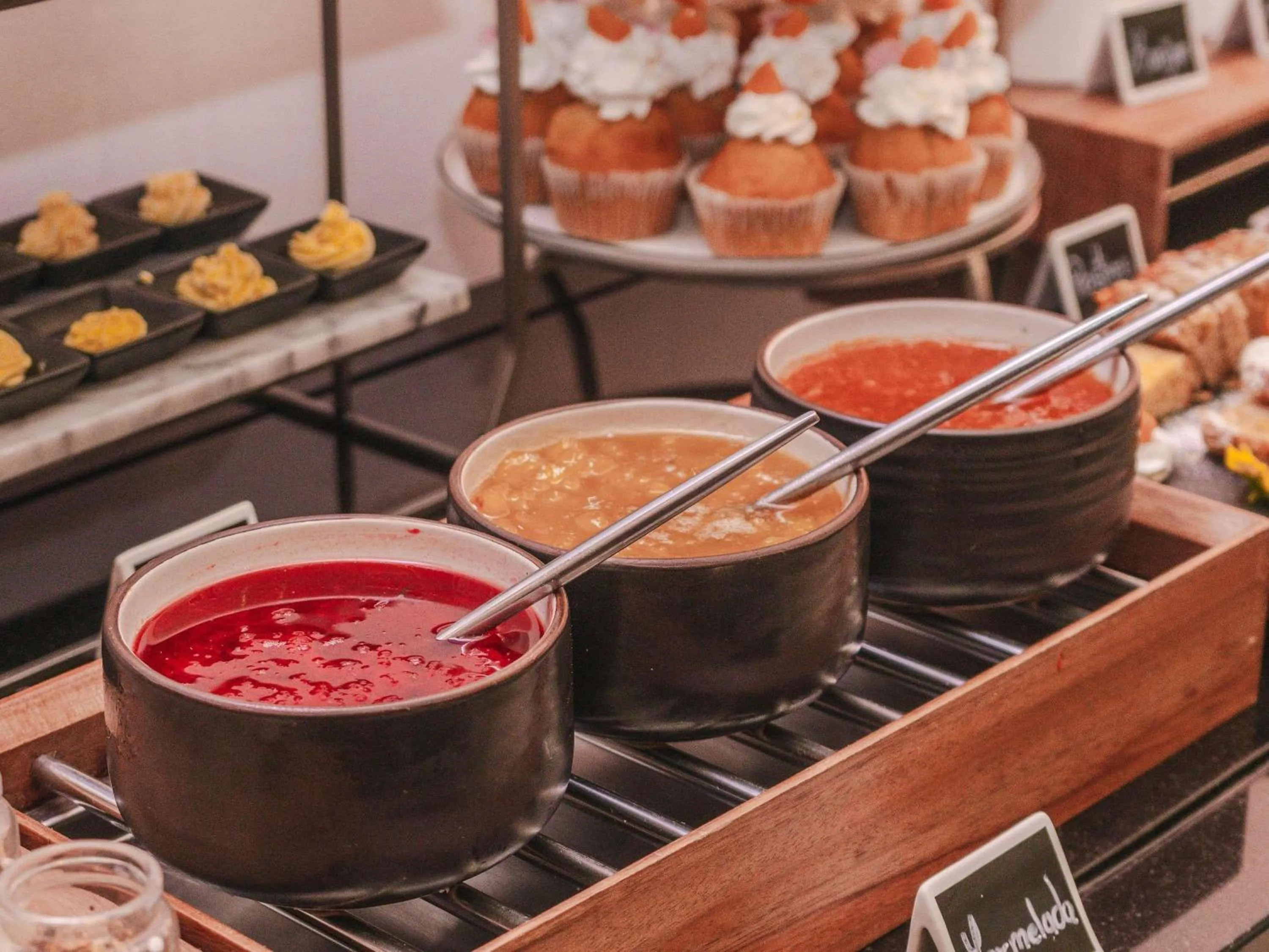 Restaurant/places to eat in ibis Lima Larco Miraflores