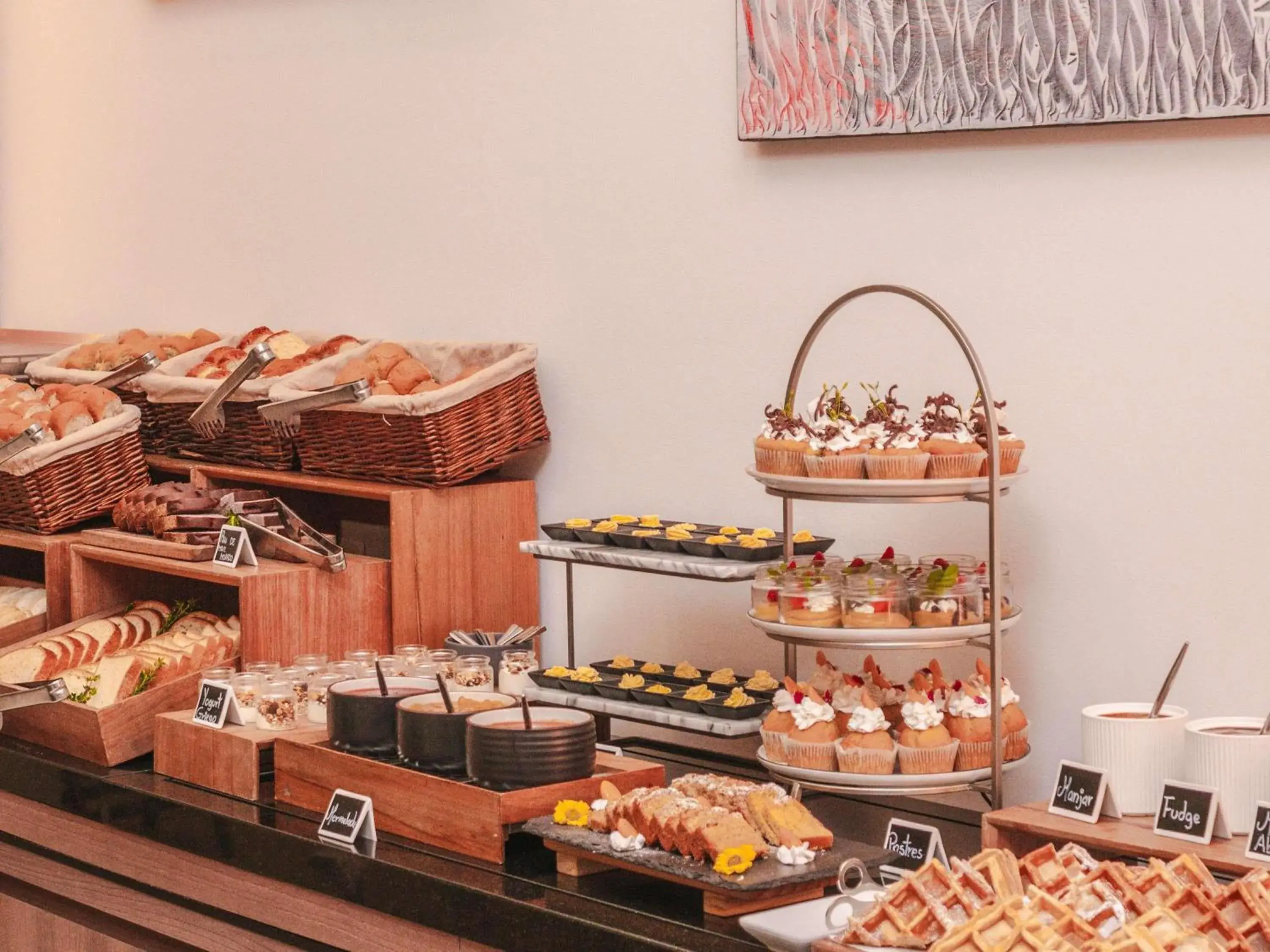 Restaurant/places to eat in ibis Lima Larco Miraflores Restaurant/places to eat in ibis Lima Larco Miraflores