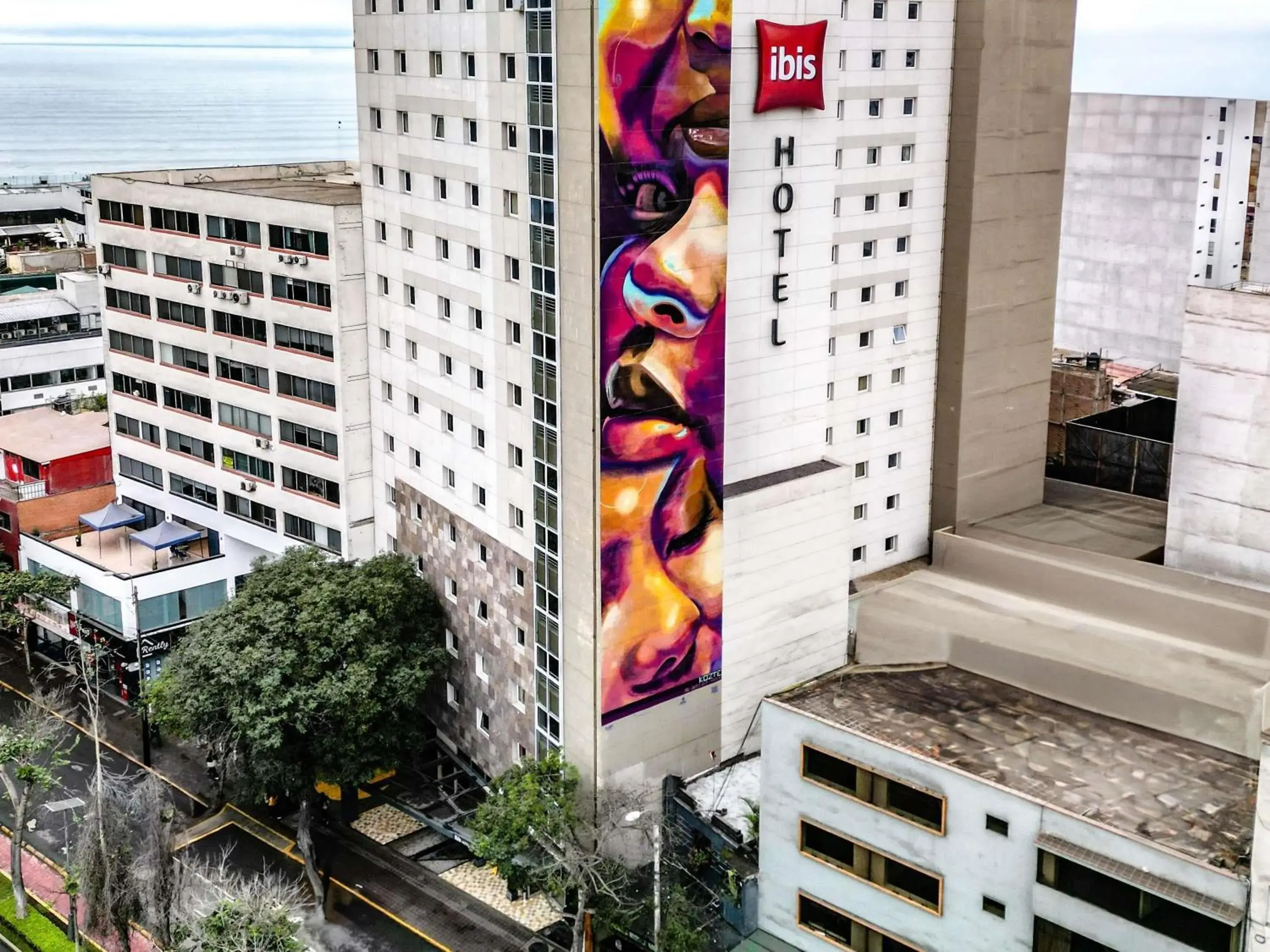 Property building in ibis Lima Larco Miraflores Property building in ibis Lima Larco Miraflores