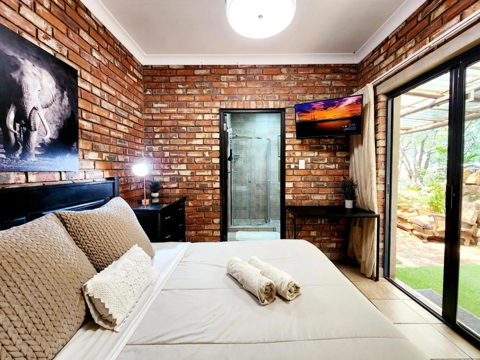 Bed in Aloe Guesthouse Klerksdorp