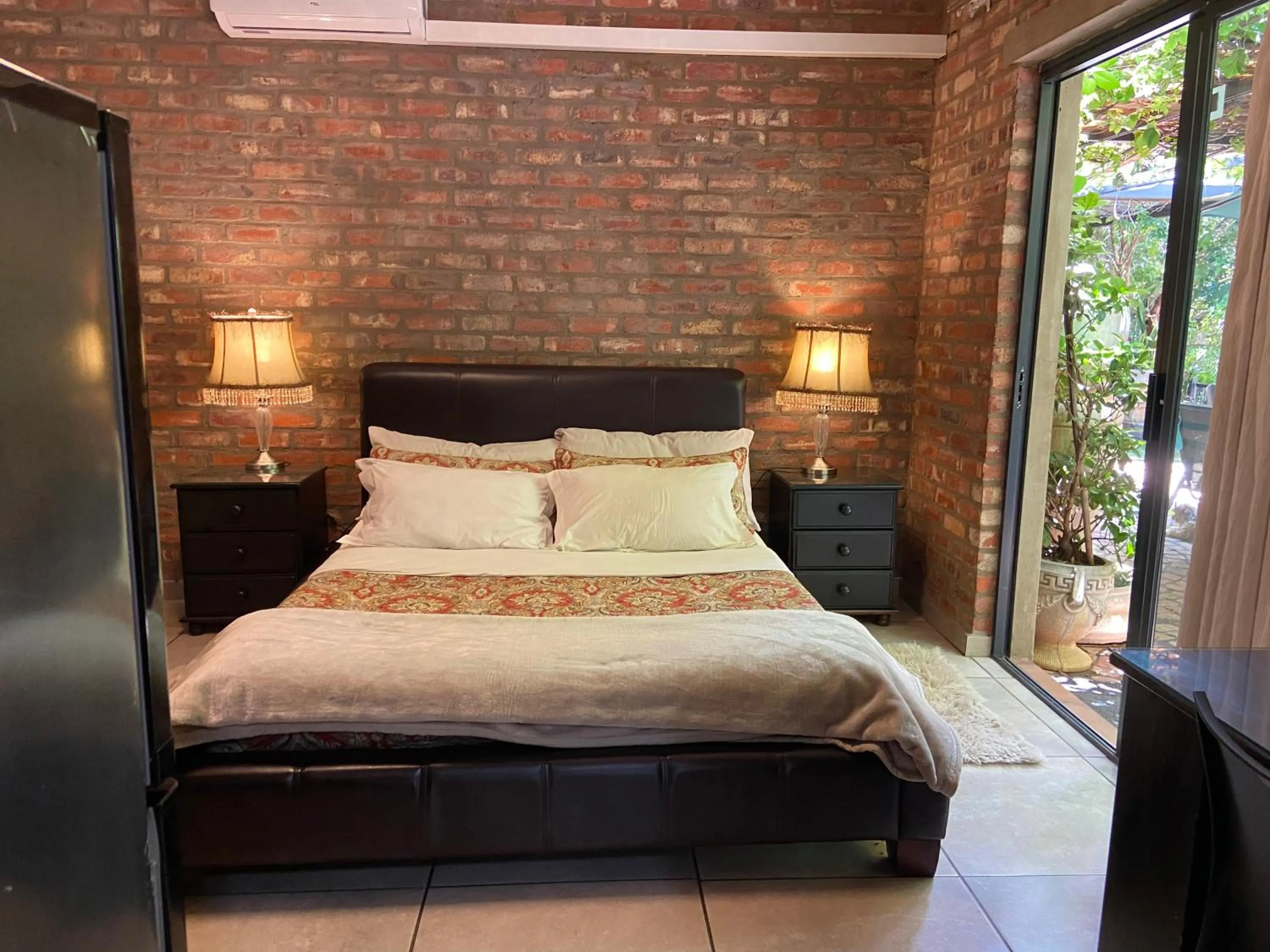 Bed in Aloe Guesthouse Klerksdorp