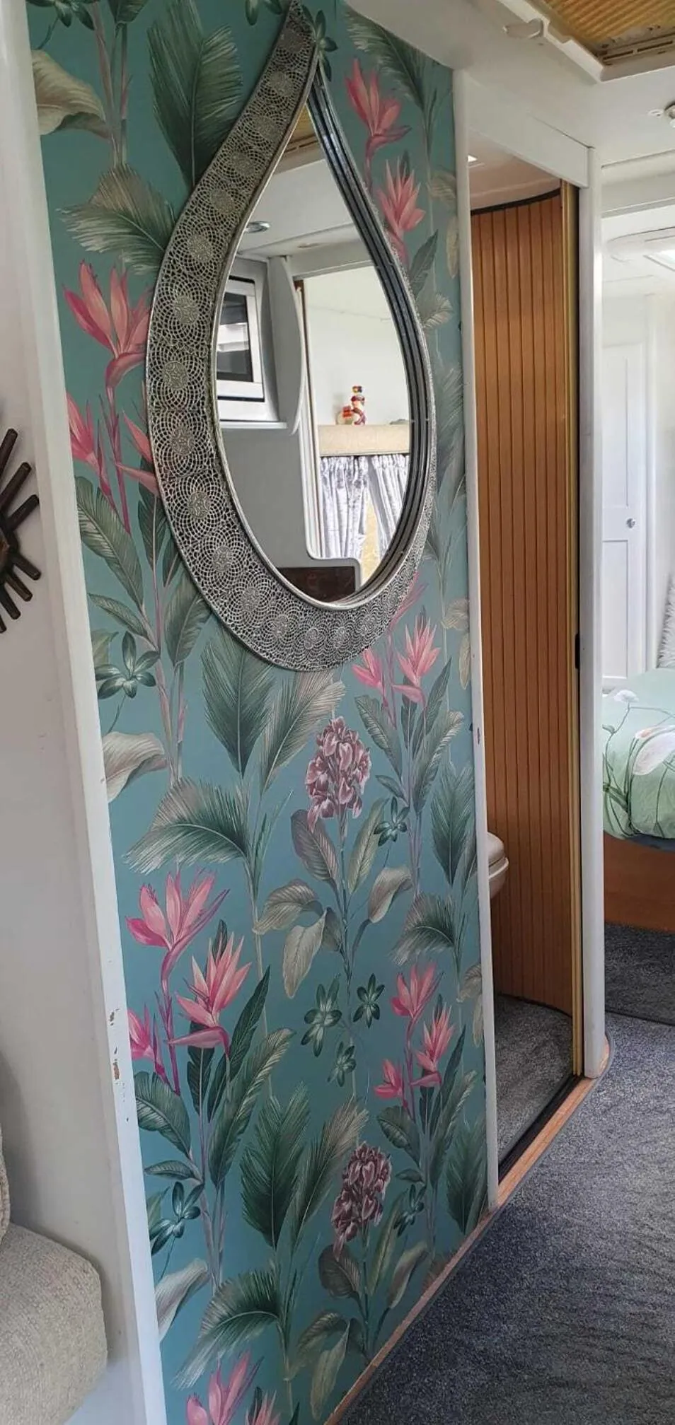 Living room, Bed in Glamping with Llamas