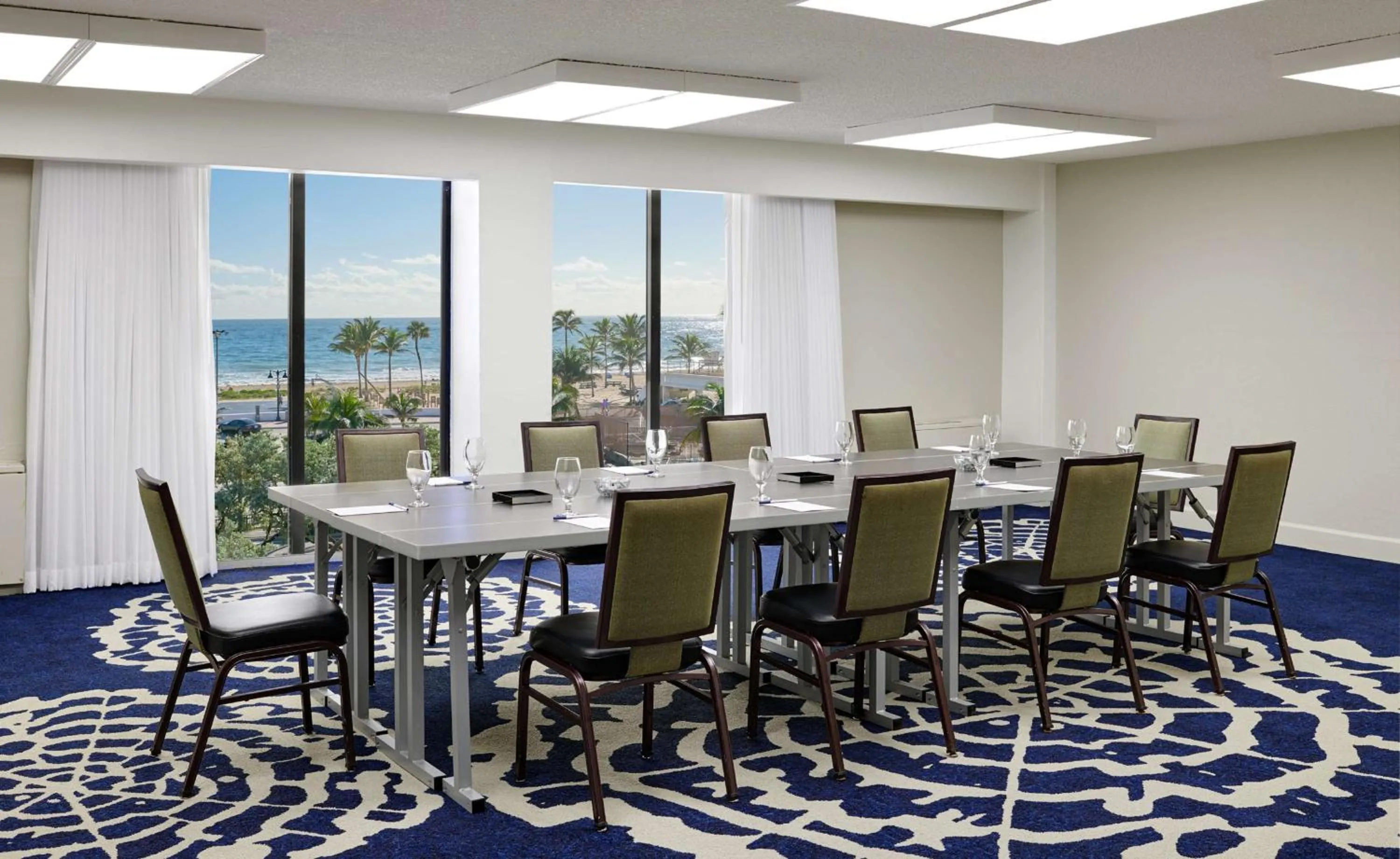 Meeting/conference room in Bahia Mar Fort Lauderdale Beach - DoubleTree by Hilton