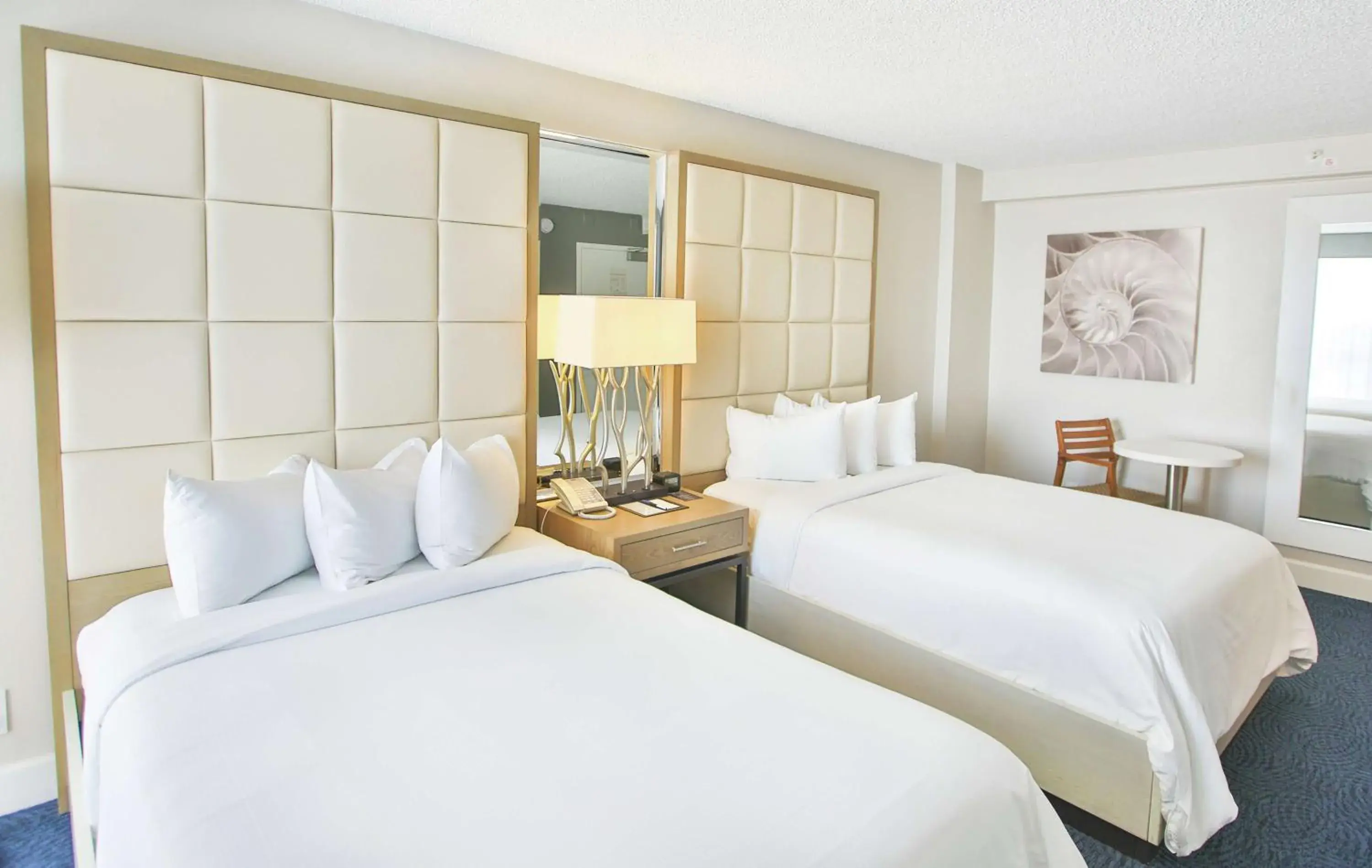 Double Room with Two Double Beds with Bath Tub - Disability Access/ Non-Smoking in Bahia Mar Fort Lauderdale Beach - DoubleTree by Hilton Double Room with Two Double Beds with Bath Tub - Disability Access/ Non-Smoking in Bahia Mar Fort Lauderdale Beach - DoubleTree by Hilton