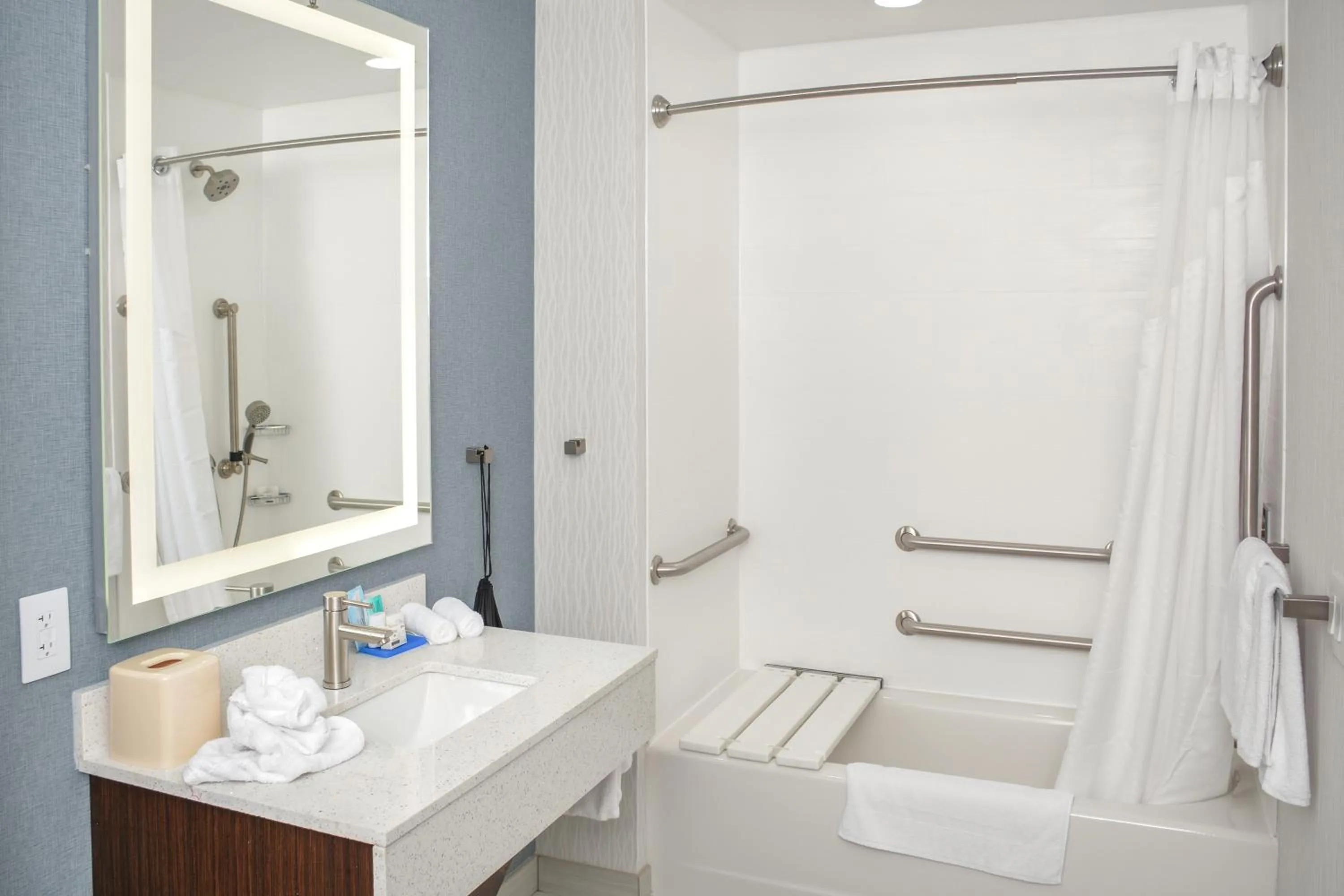 Bath in Four Points by Sheraton Fayetteville Fort Bragg