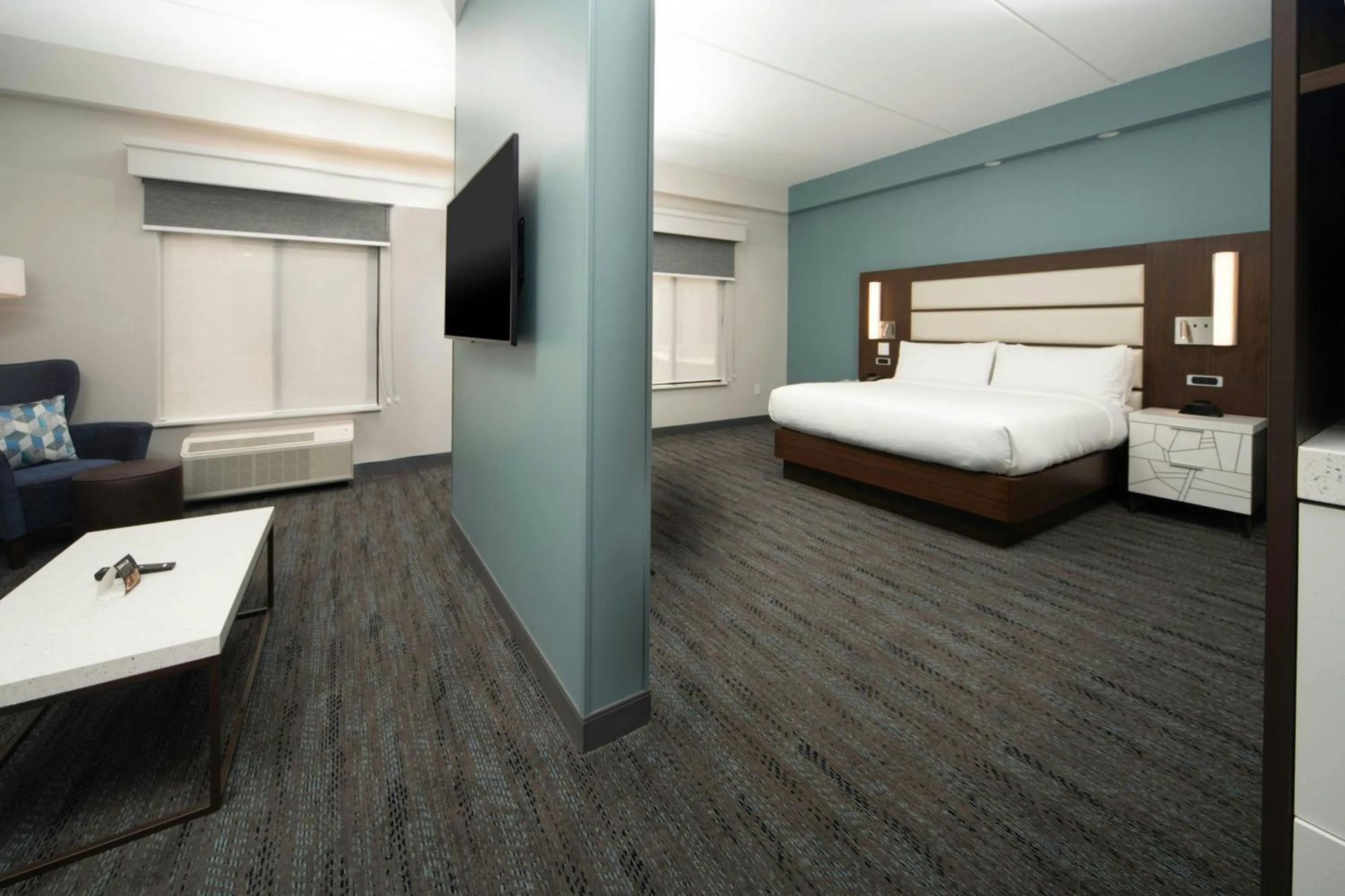 Photo of the whole room, Bed in Four Points by Sheraton Fayetteville Fort Bragg