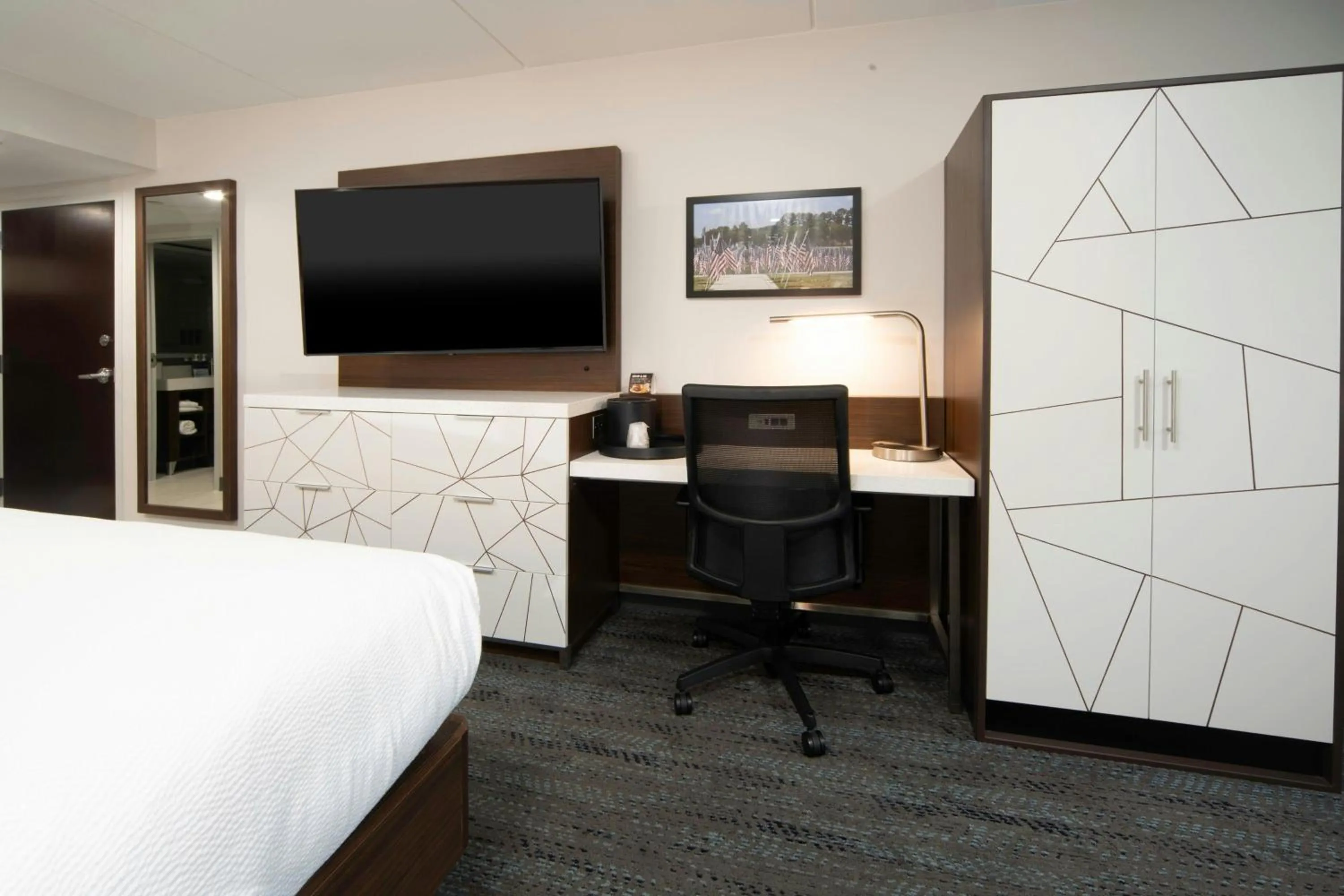 Photo of the whole room, Bed in Four Points by Sheraton Fayetteville Fort Bragg