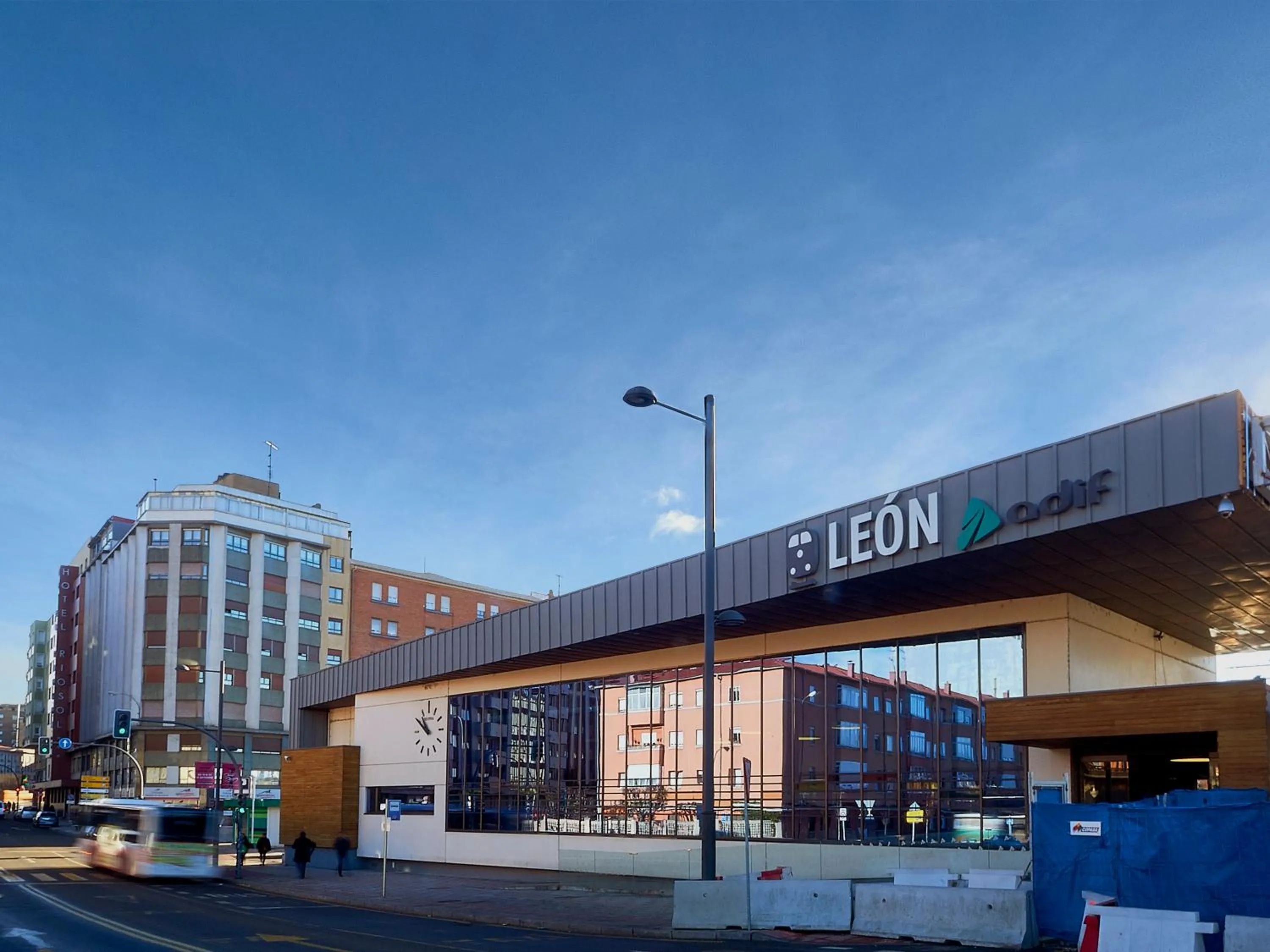 Off site in Entrevias Lodging - con Garaje y WIFI