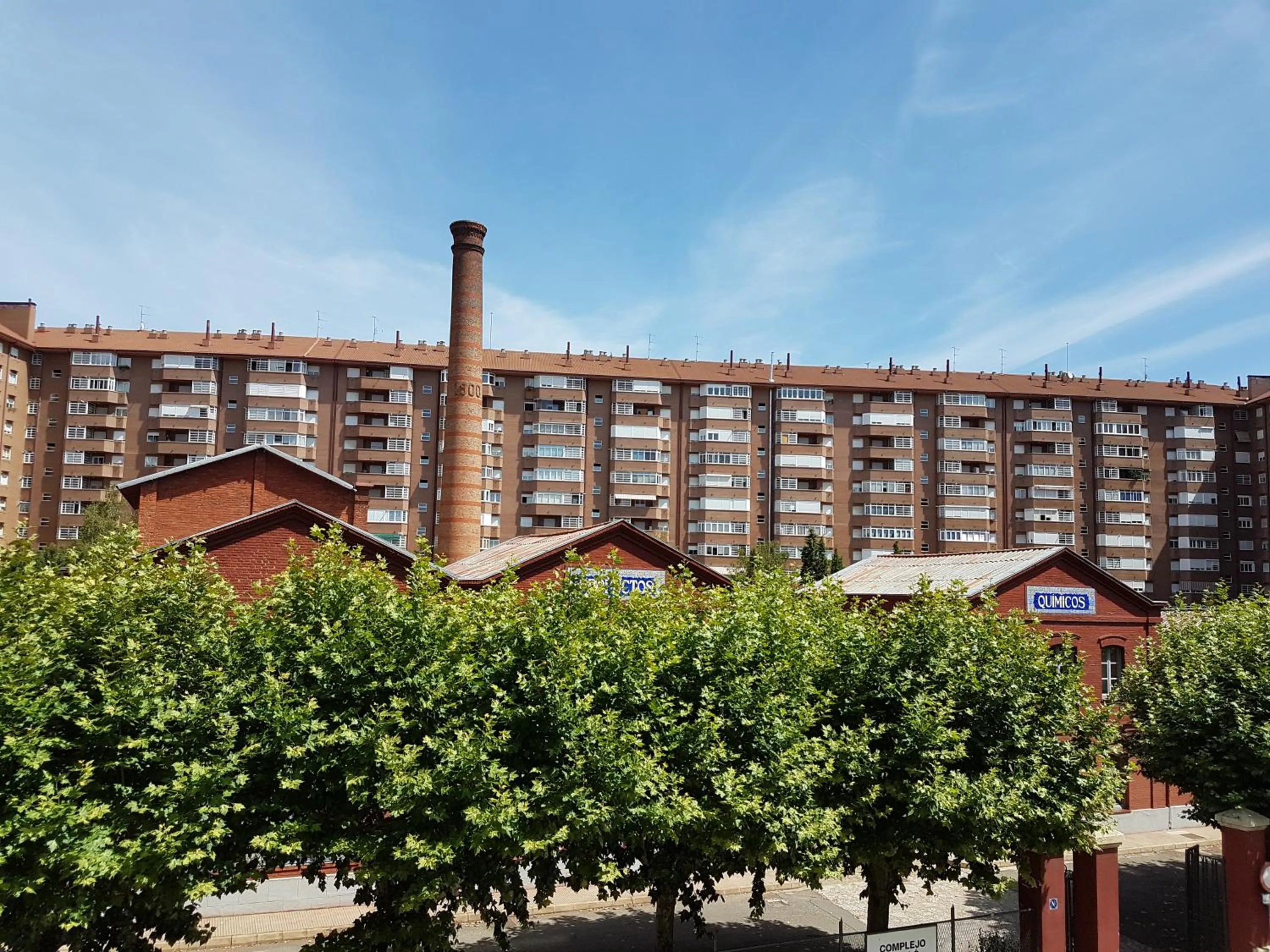 Property building in Entrevias Lodging - con Garaje y WIFI