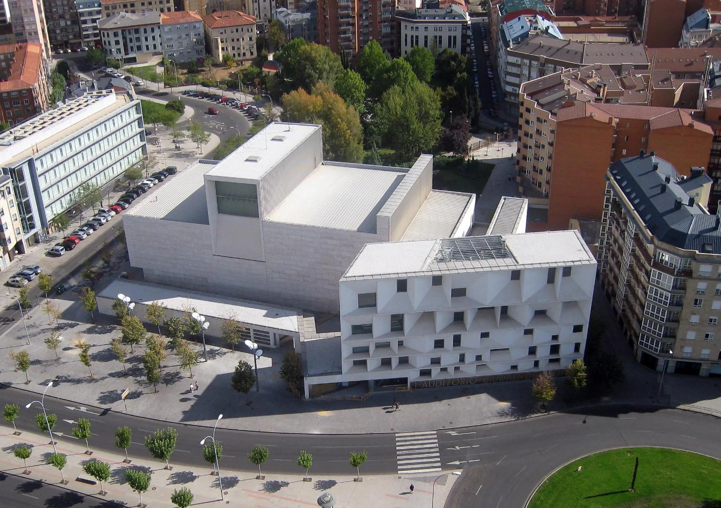 Off site in Entrevias Lodging - con Garaje y WIFI