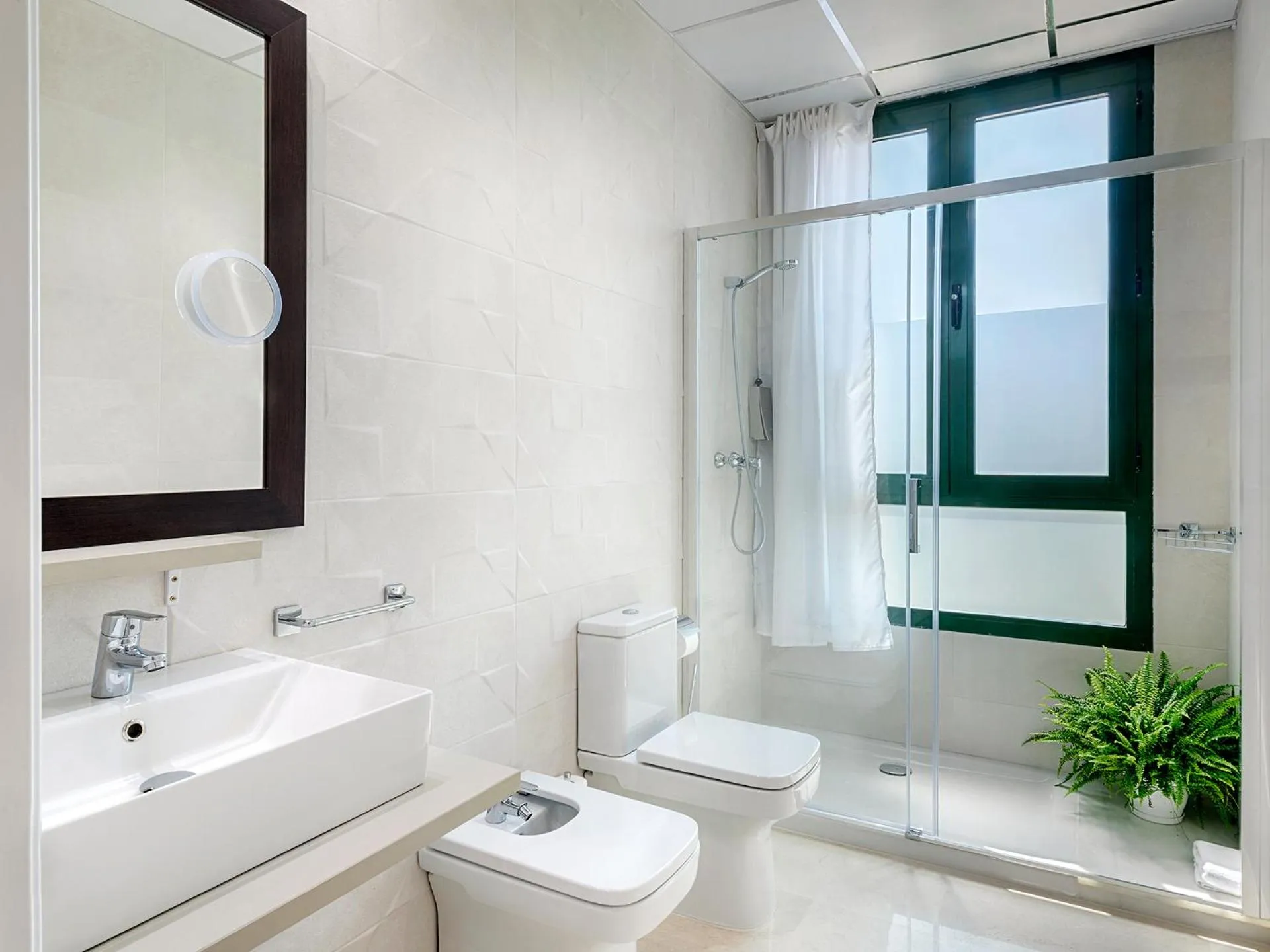 Shower in Opera House Valencia B&B