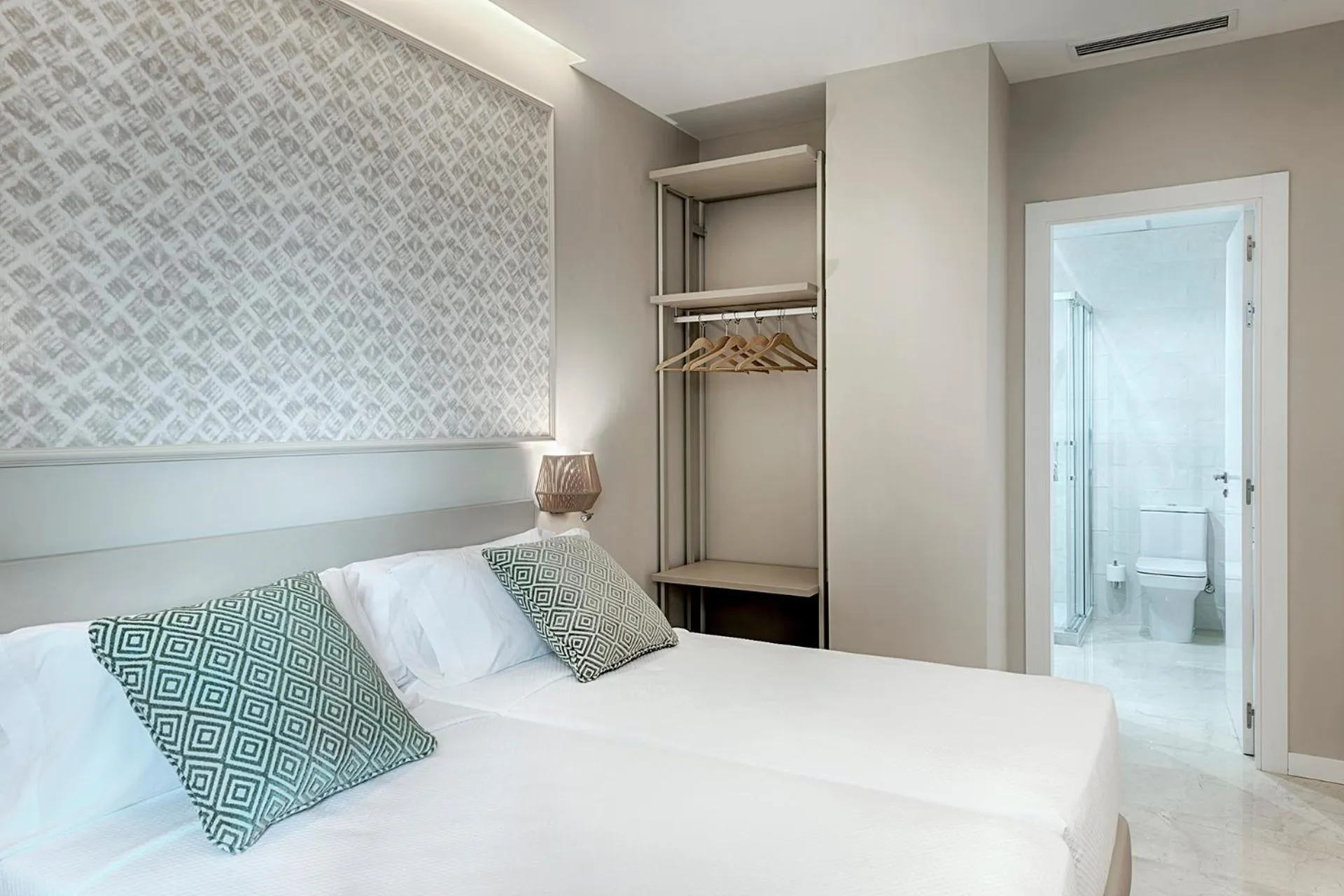 Bed in Opera House Valencia B&B