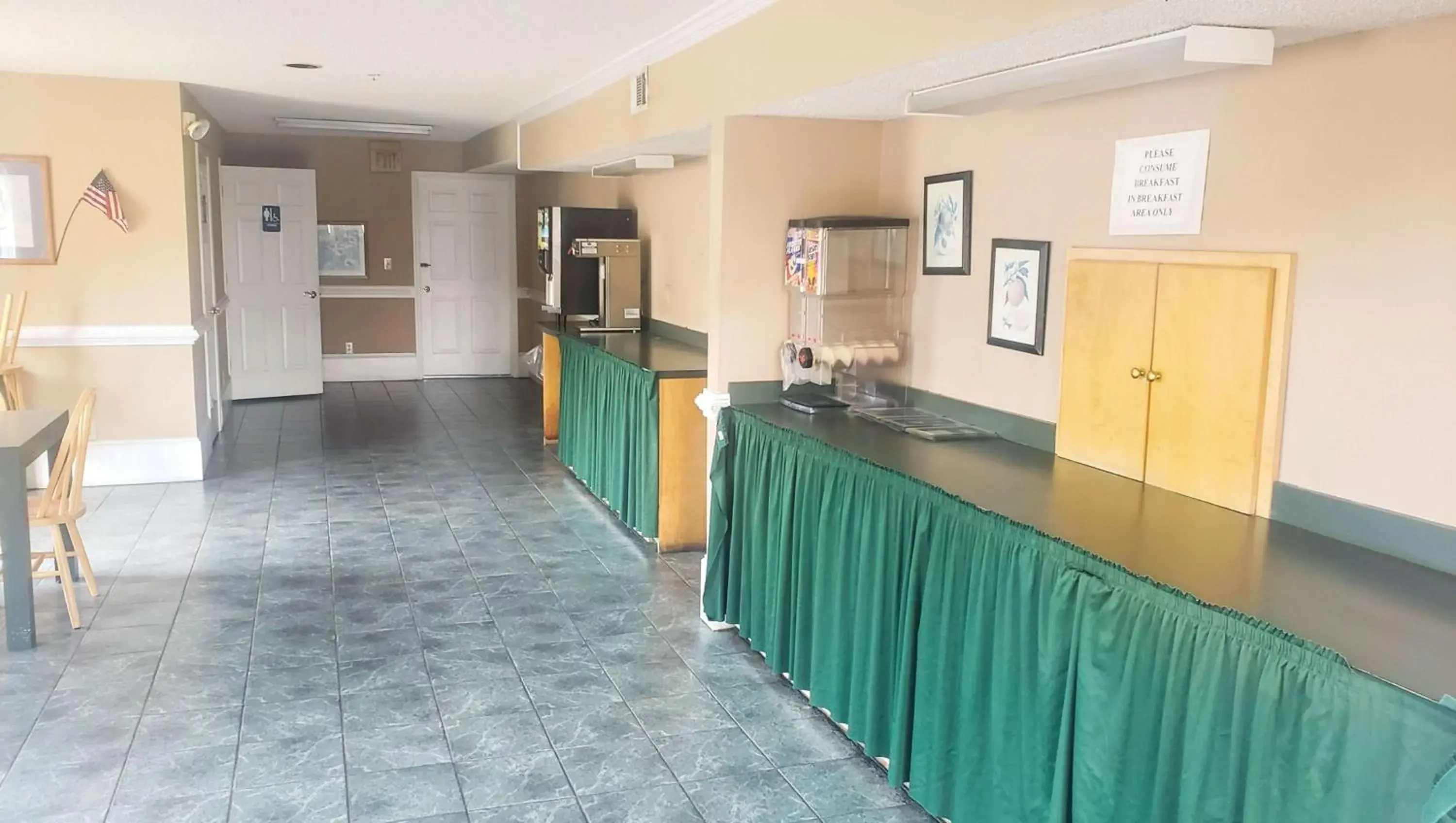 Property building in Magnuson Hotel Marietta Property building in Magnuson Hotel Marietta