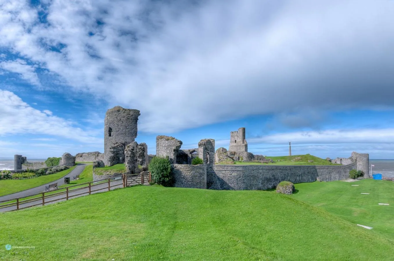Area and facilities in Queensbridge Hotel
