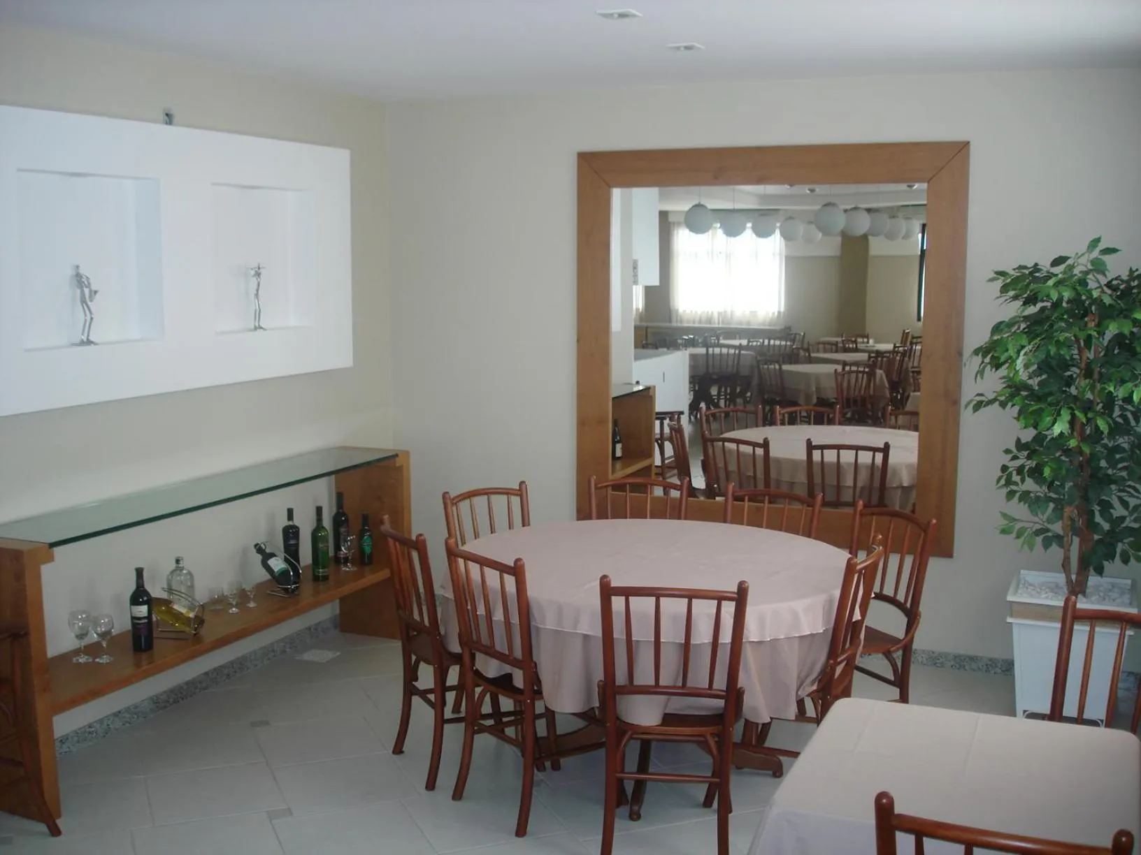 Restaurant/places to eat in Hotel Linhatur