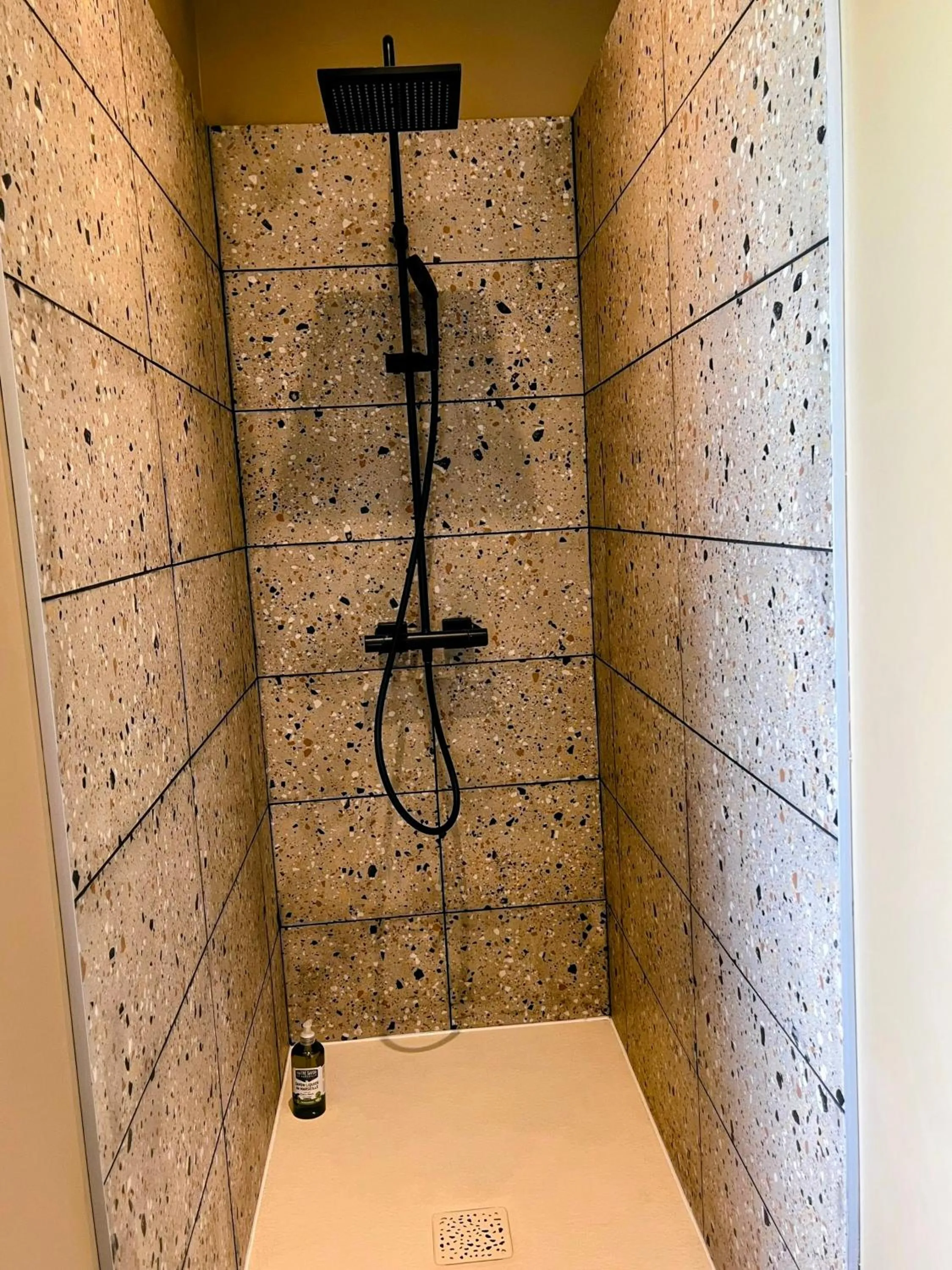 Shower in Les intérieurs d'Angèle
