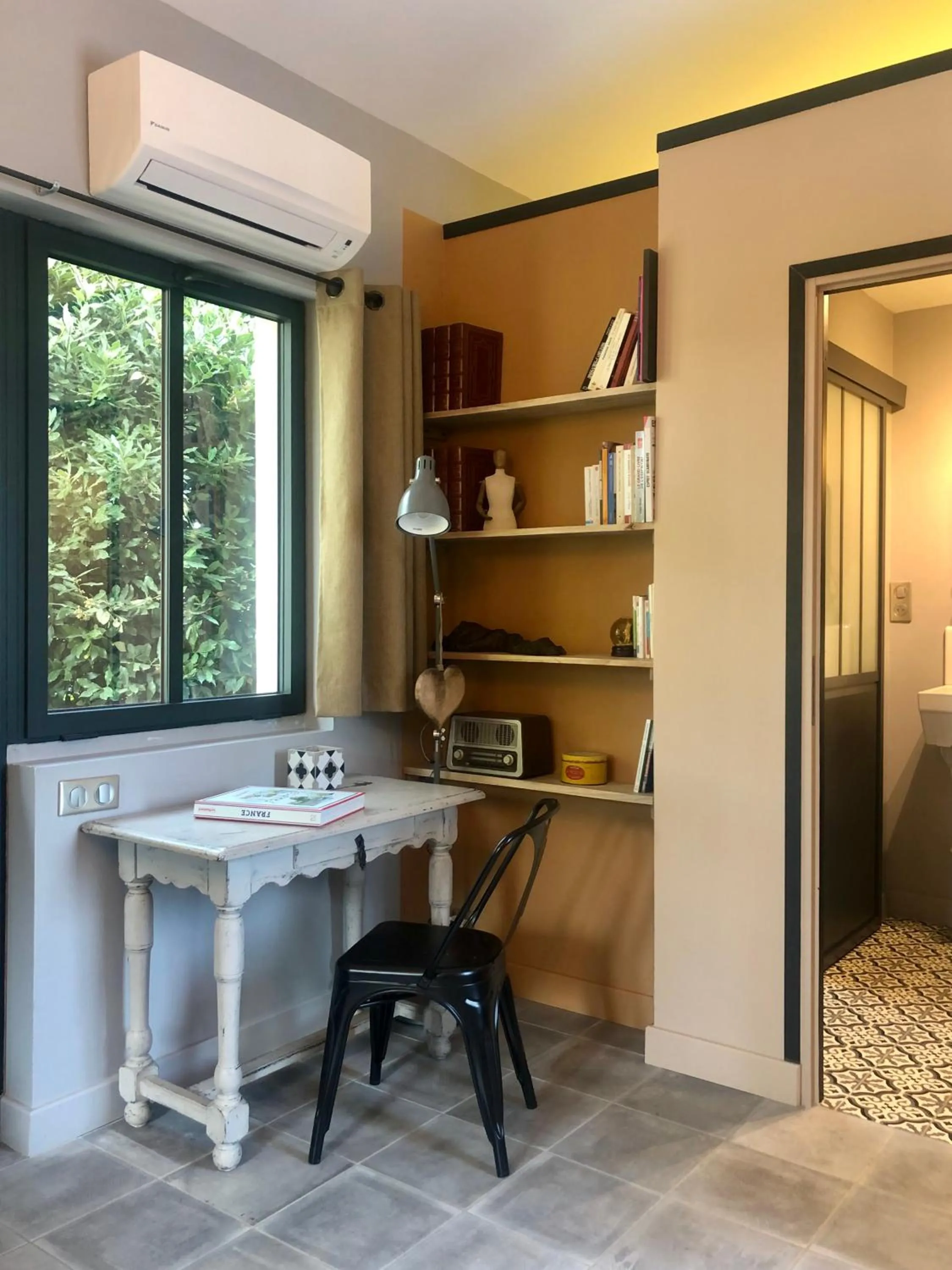 Library in Les intérieurs d'Angèle