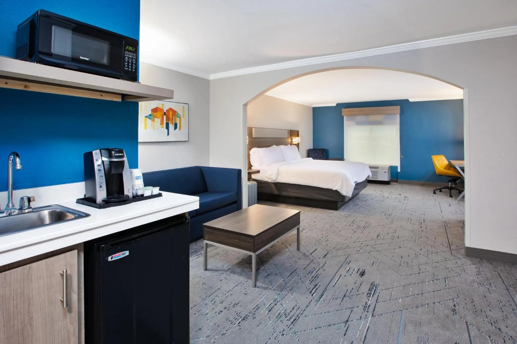 Photo of the whole room, Bed in Holiday Inn Express Hotel & Suites - Sumter by IHG