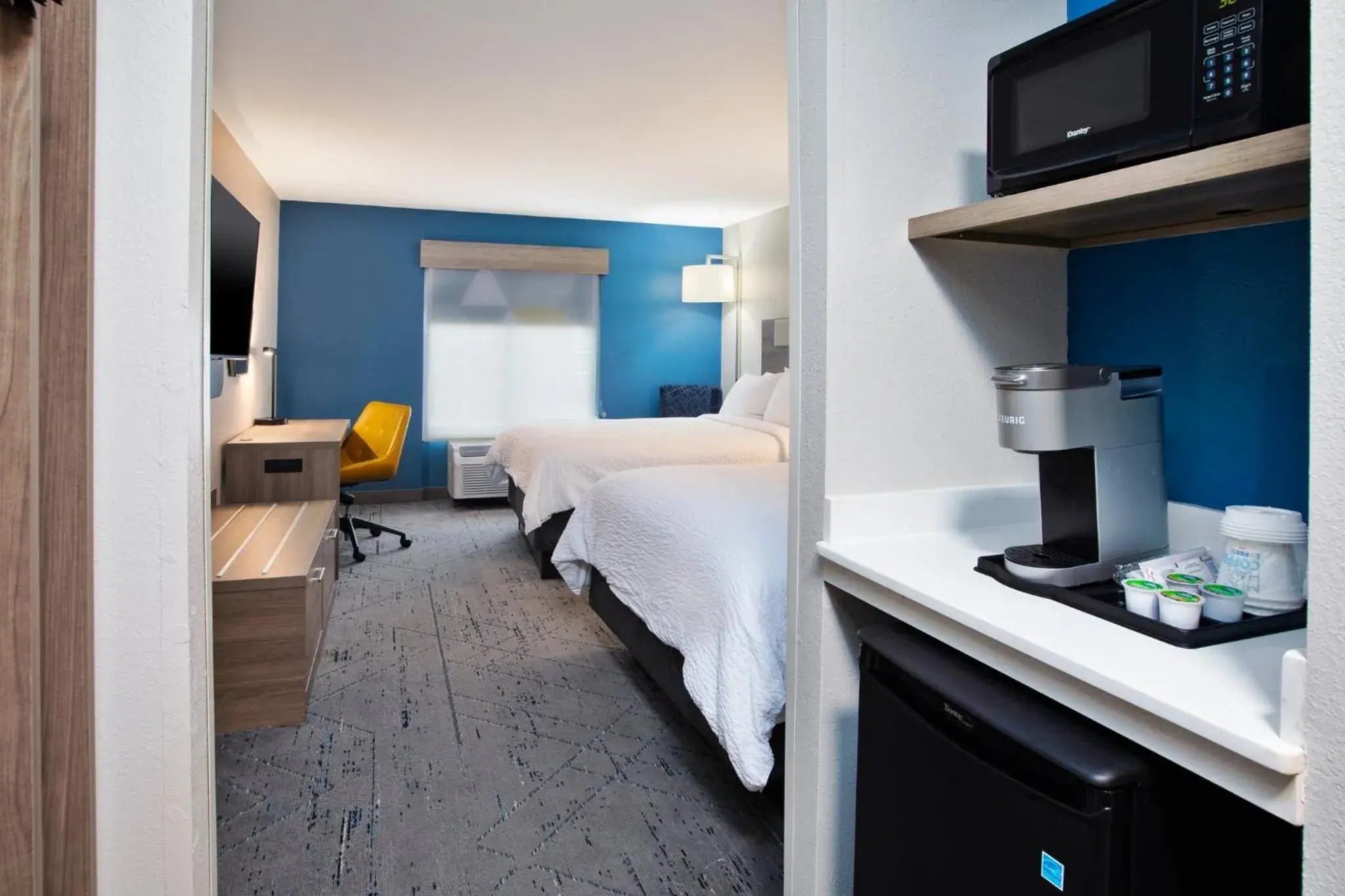 Photo of the whole room, Bed in Holiday Inn Express Hotel & Suites - Sumter by IHG Photo of the whole room, Bed in Holiday Inn Express Hotel & Suites - Sumter by IHG