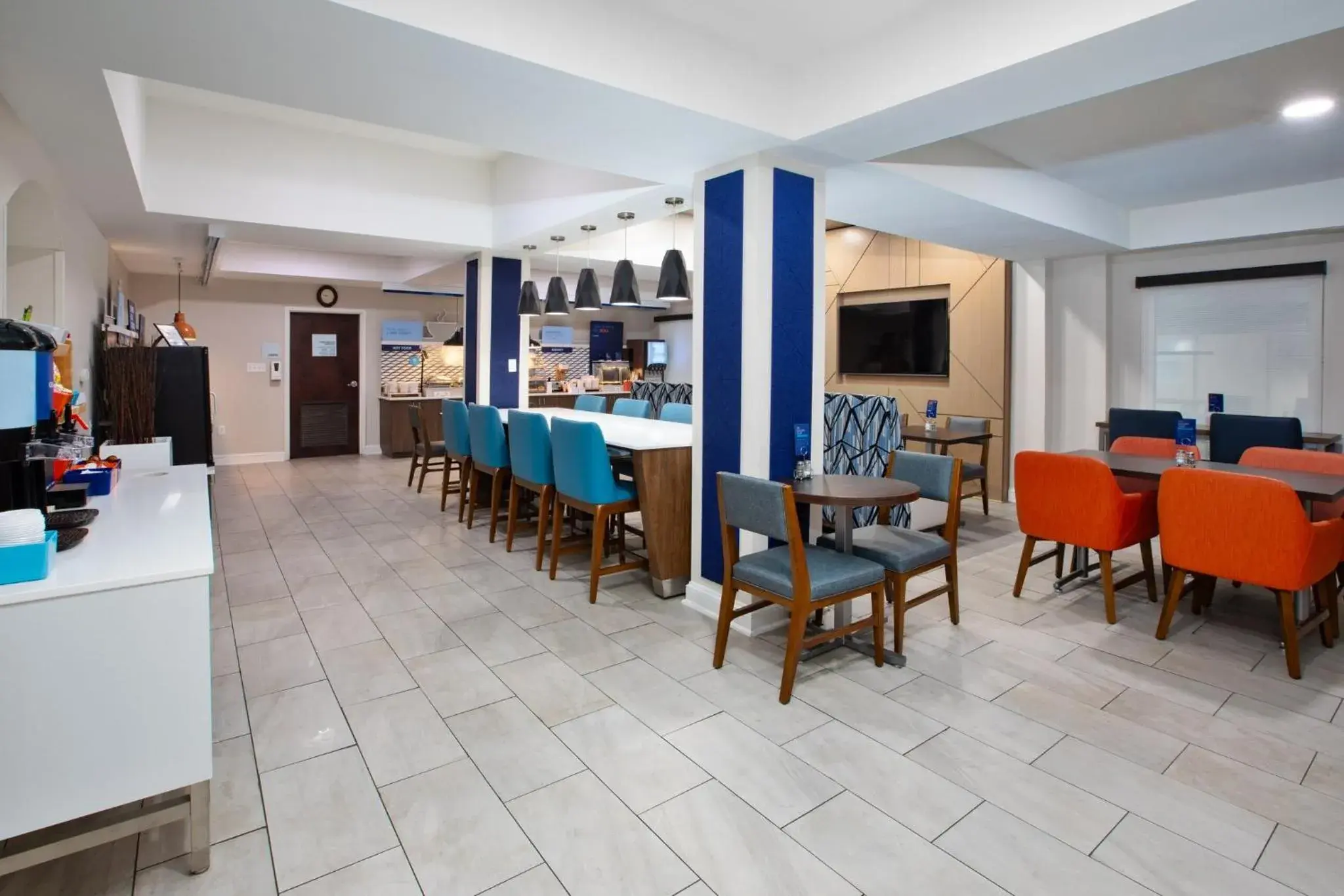 Breakfast in Holiday Inn Express Hotel & Suites - Sumter by IHG Breakfast in Holiday Inn Express Hotel & Suites - Sumter by IHG