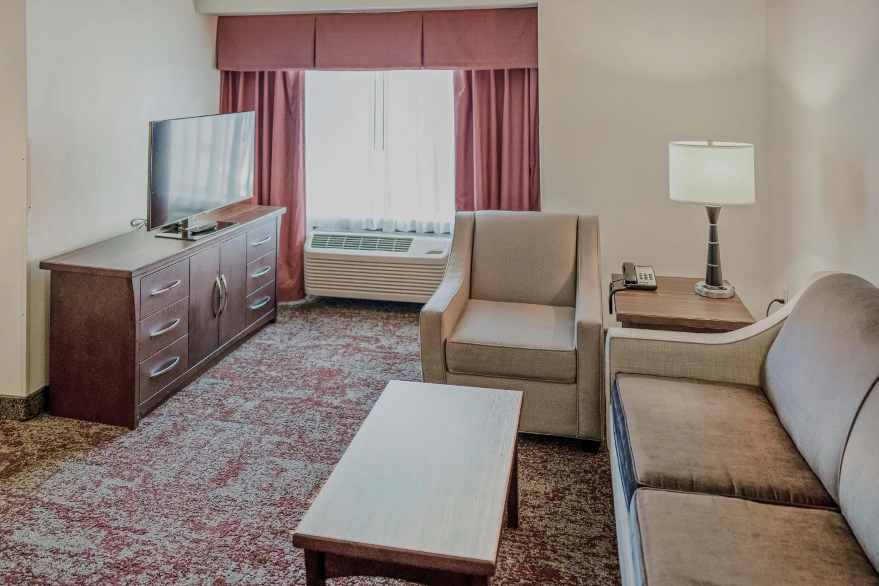 Seating area in Crystal Inn Hotel & Suites - Salt Lake City