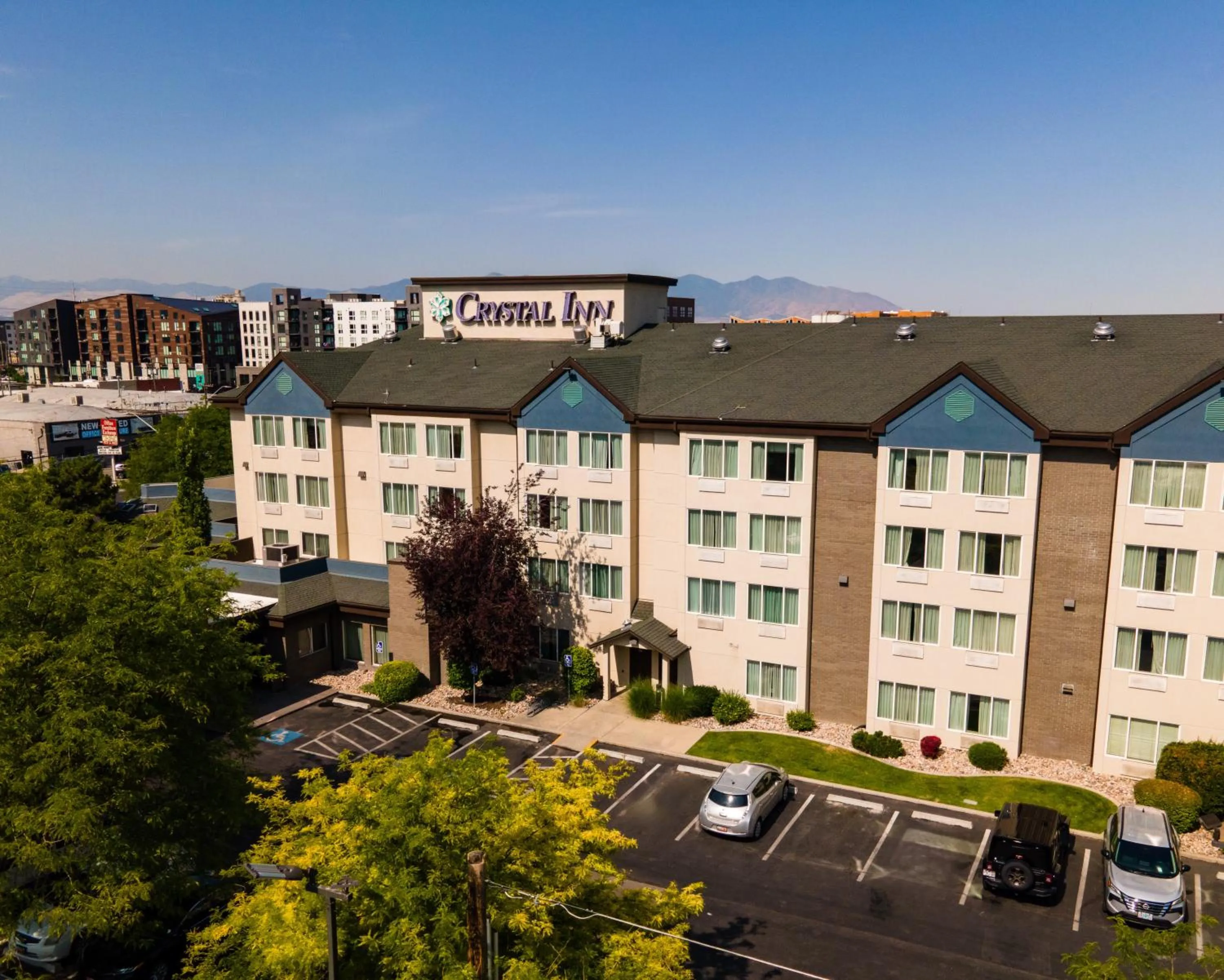 Facade/entrance in Crystal Inn Hotel & Suites - Salt Lake City