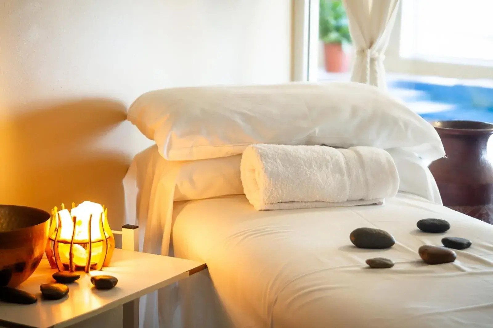 Massage, Bed in Aikendor Hotel Panorámico Massage, Bed in Aikendor Hotel Panorámico