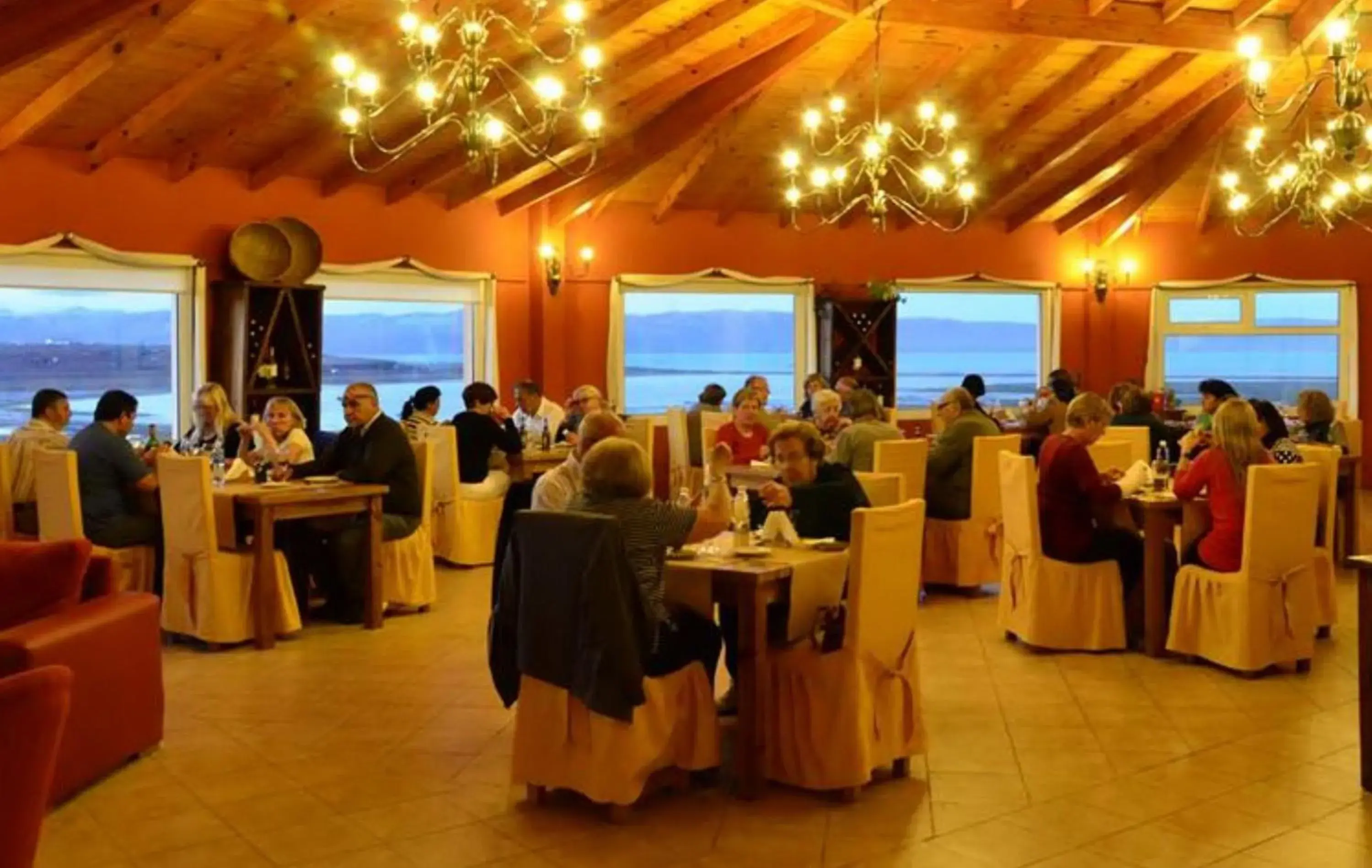 Lounge or bar in Aikendor Hotel Panorámico Lounge or bar in Aikendor Hotel Panorámico