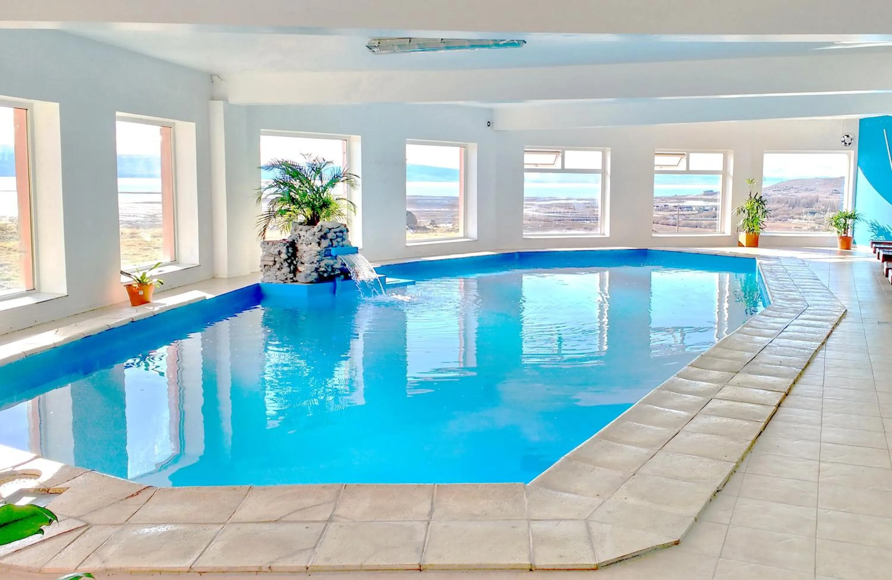 Swimming pool in Aikendor Hotel Panorámico